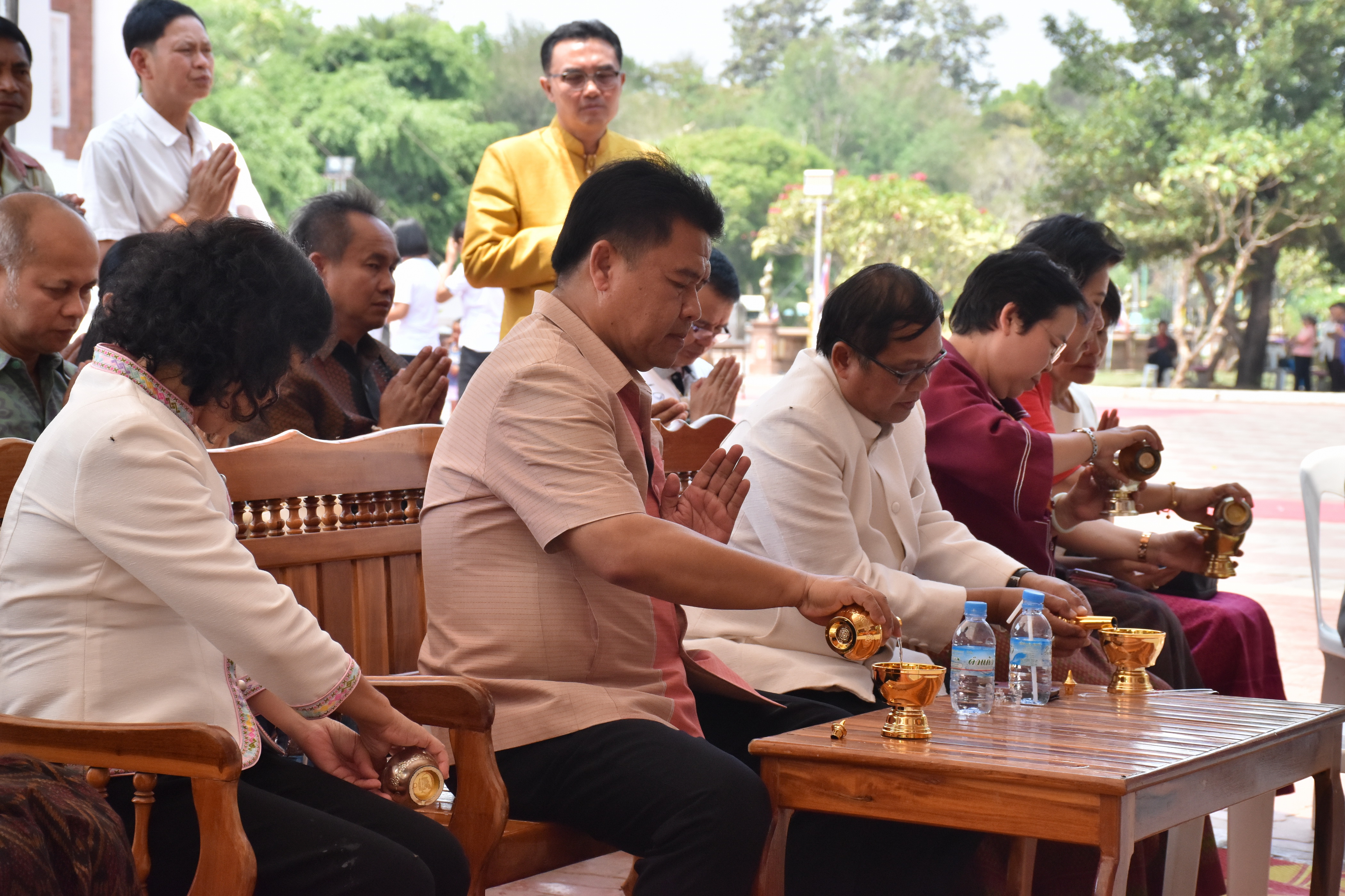 24 มีนาคม 2561 24 มีนาคม 2561 นายสมหวัง พ่วงบางโพ รองอธิบดีกรมการพัฒนาชุมชน ร่วมทำบุญถวายผ้าป่าสมทบทุนสร้างเสาอโศก ณ วัดป่ารัตนพรชัย อำเภอวาปีปทุม และร่วมพิธีห่มผ้าองค์พระบรมธาตุนาดูน อำเภอนาดูน จังหวัดมหาสารคาม