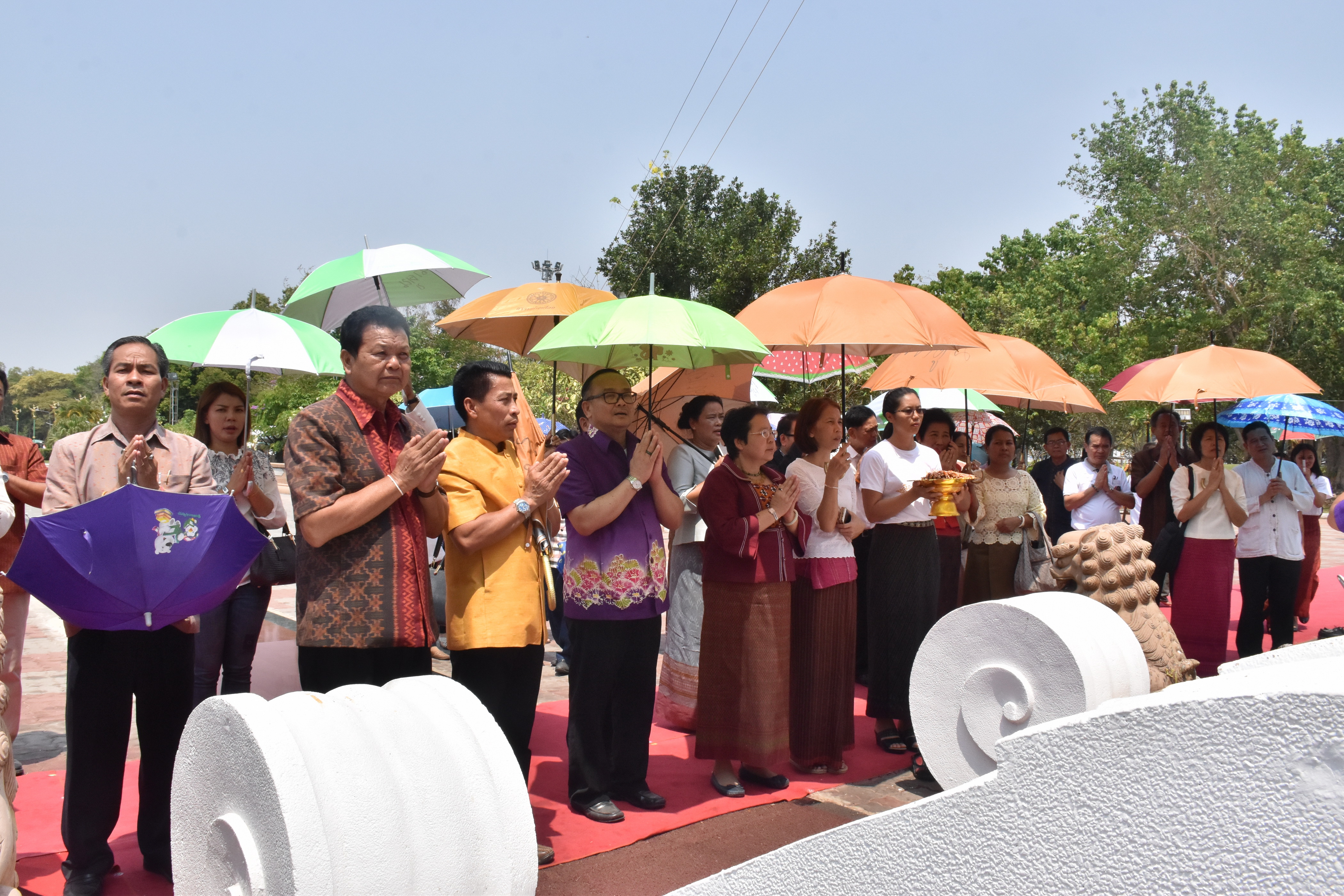 24 มีนาคม 2561 24 มีนาคม 2561 นายสมหวัง พ่วงบางโพ รองอธิบดีกรมการพัฒนาชุมชน ร่วมทำบุญถวายผ้าป่าสมทบทุนสร้างเสาอโศก ณ วัดป่ารัตนพรชัย อำเภอวาปีปทุม และร่วมพิธีห่มผ้าองค์พระบรมธาตุนาดูน อำเภอนาดูน จังหวัดมหาสารคาม