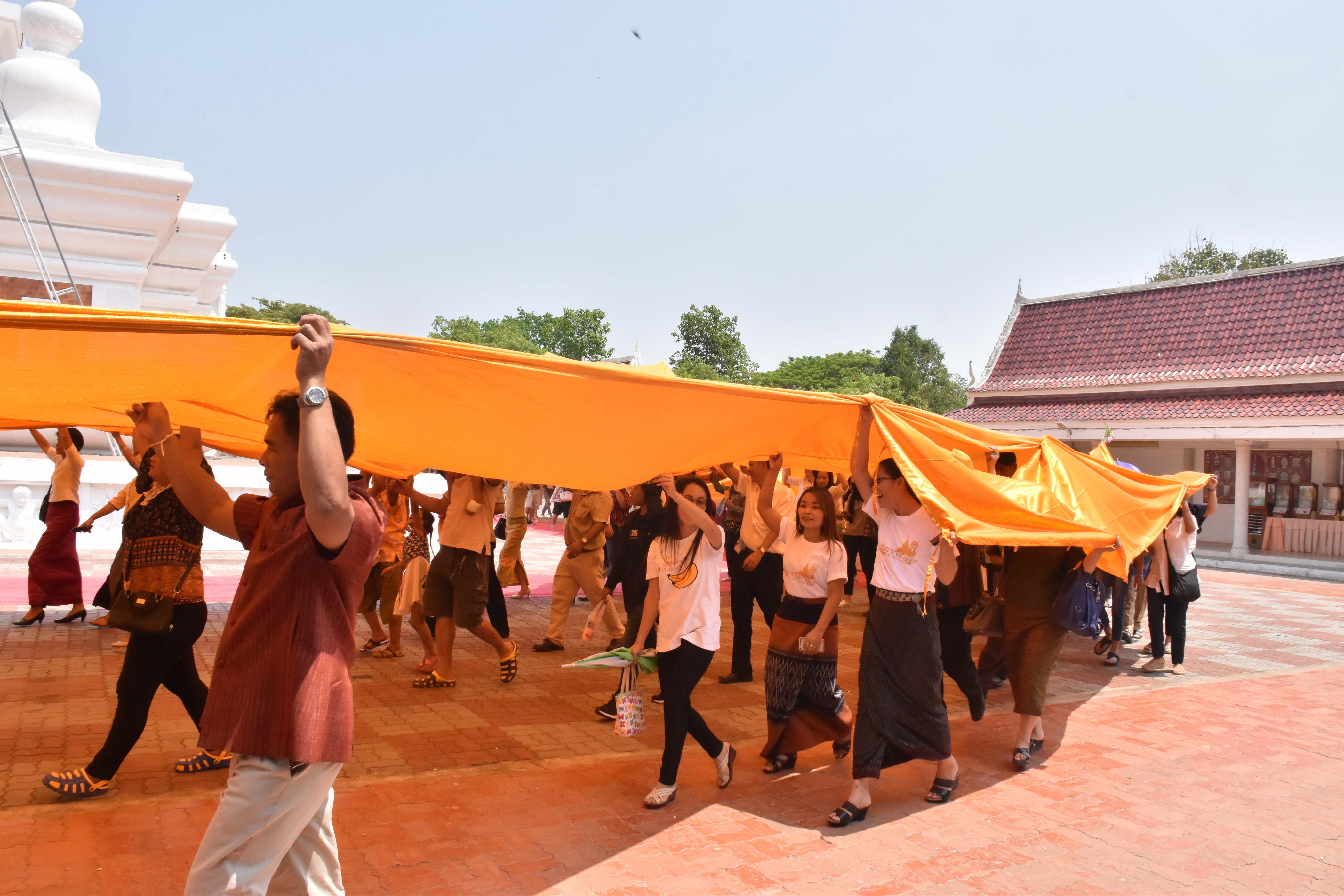 24 มีนาคม 2561 24 มีนาคม 2561 นายสมหวัง พ่วงบางโพ รองอธิบดีกรมการพัฒนาชุมชน ร่วมทำบุญถวายผ้าป่าสมทบทุนสร้างเสาอโศก ณ วัดป่ารัตนพรชัย อำเภอวาปีปทุม และร่วมพิธีห่มผ้าองค์พระบรมธาตุนาดูน อำเภอนาดูน จังหวัดมหาสารคาม