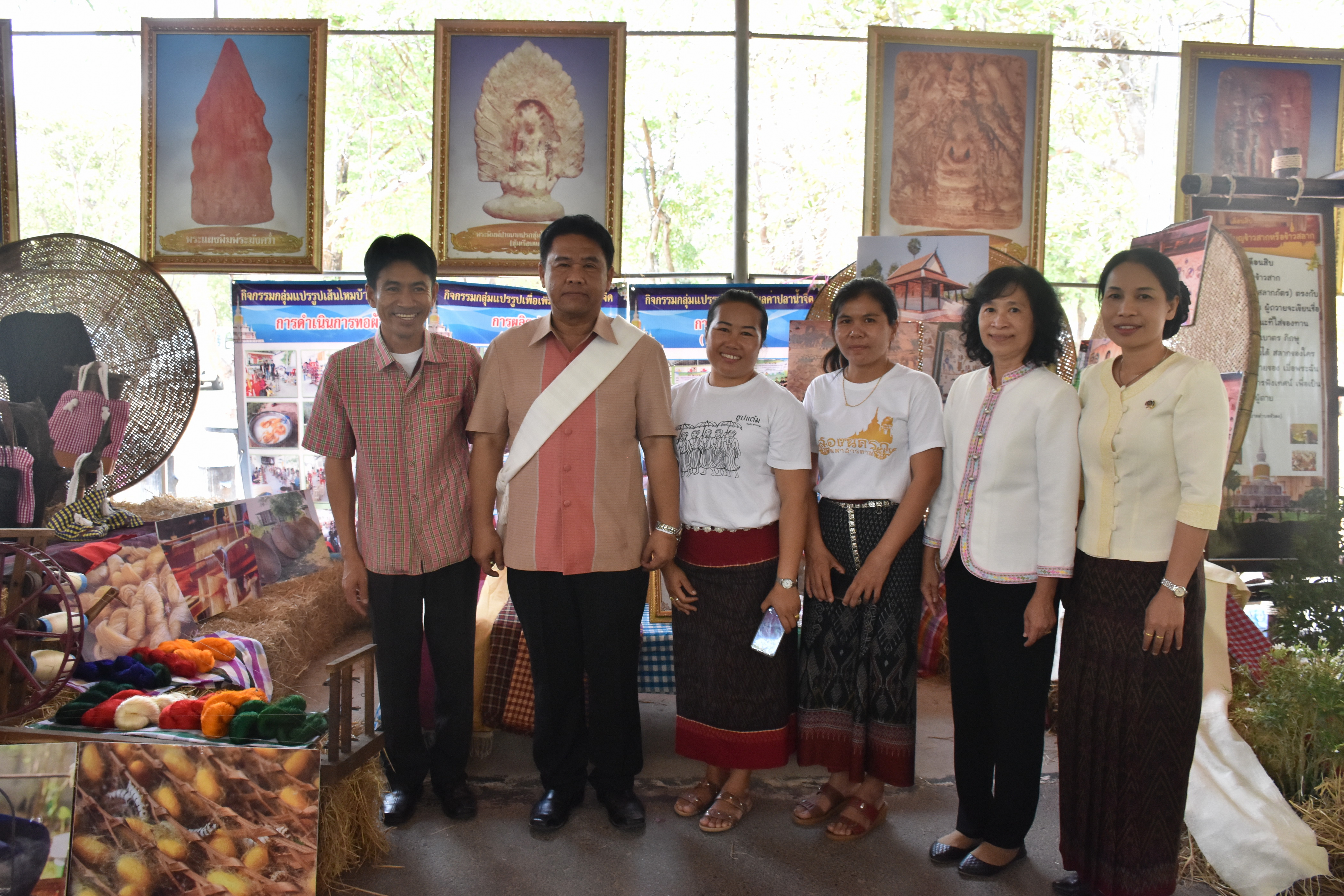 24 มีนาคม 2561 นายสมหวัง พ่วงบางโพ รองอธิบดีกรมการพัฒนาชุมชน ติดตามและให้คำแนะนำการดำเนินงานโครงการชุมชนท่องเที่ยว OTOP นวัตวิถี และเยี่ยมชมตลาดประชารัฐพันปีจำปาศรีนครคนไทยยิ้มได้ อำเภอนาดูน จังหวัดมหาสารคาม