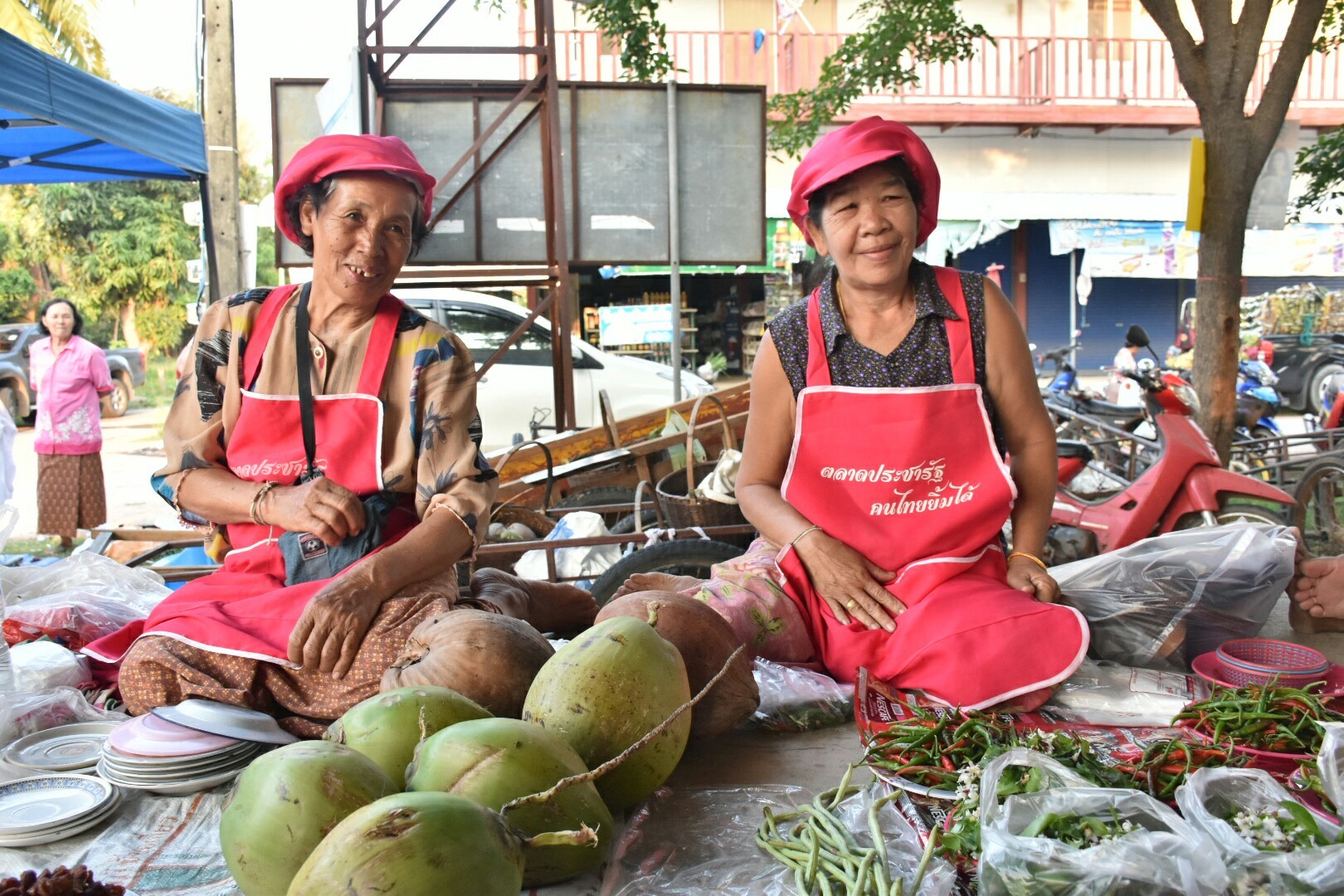 16 มีนาคม 2561 ผู้ตรวจราชการกรมการพัฒนาชุมชน เขตตรวจที่ 12 ลงพื้นที่ติดตามการดำเนินงานโครงการชุมชนท่องเที่ยว OTOP นวัตวิถี อำเภอวาปีปทุม และเยี่ยมชมตลาดประชารัฐคนไทยยิ้มได้ บ้านสันติภาพพัฒนา หมู่ที่ 19 ตำบลงัวบา