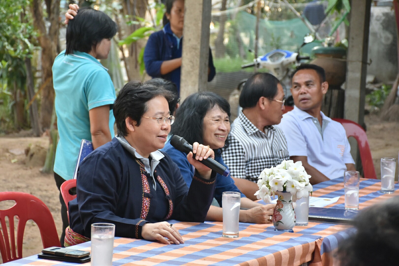 16 มีนาคม 2561 ผู้ตรวจราชการกรมการพัฒนาชุมชน เขตตรวจที่ 12 ลงพื้นที่ติดตามการดำเนินงานโครงการชุมชนท่องเที่ยว OTOP นวัตวิถี อำเภอวาปีปทุม และเยี่ยมชมตลาดประชารัฐคนไทยยิ้มได้ บ้านสันติภาพพัฒนา หมู่ที่ 19 ตำบลงัวบา