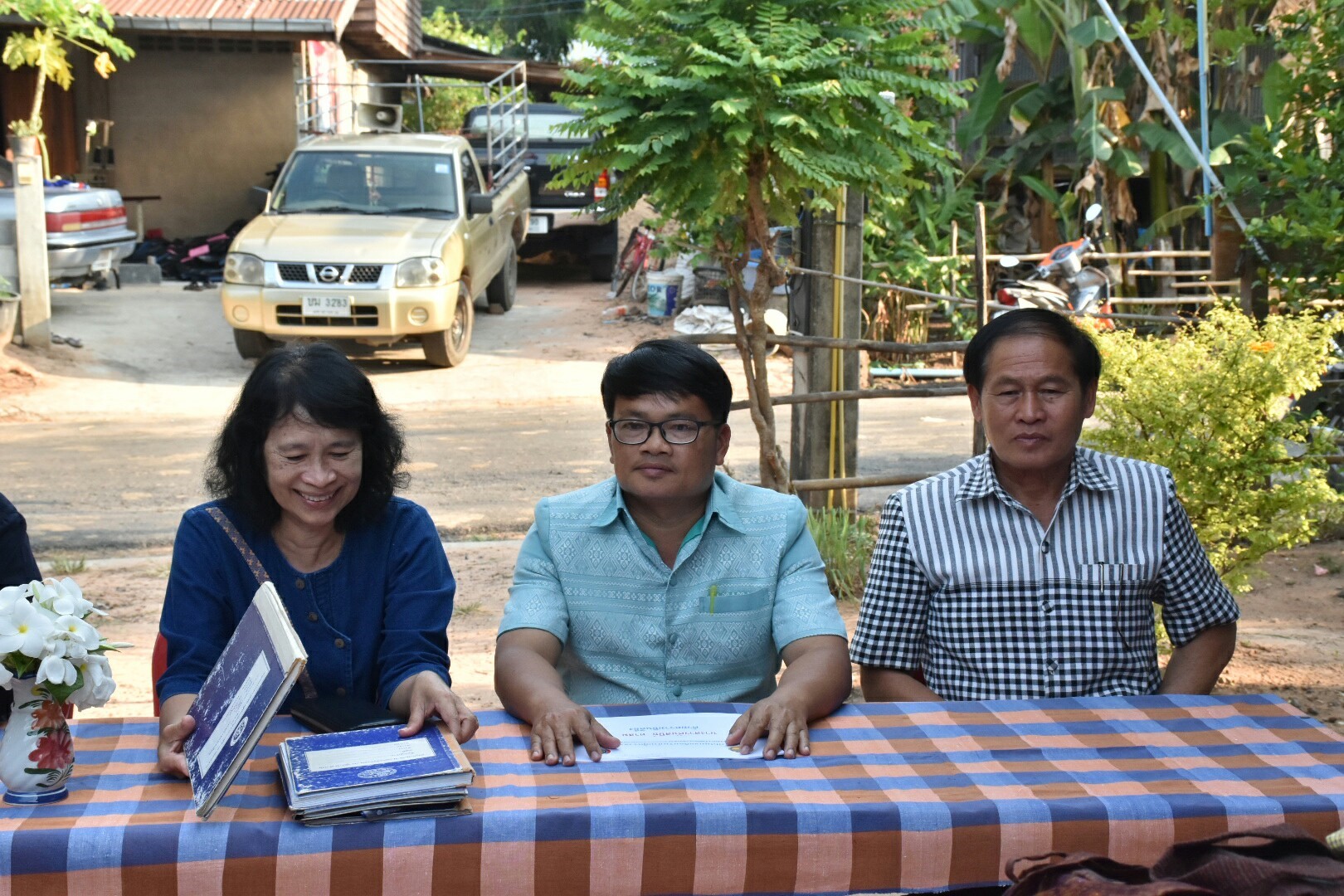 16 มีนาคม 2561 ผู้ตรวจราชการกรมการพัฒนาชุมชน เขตตรวจที่ 12 ลงพื้นที่ติดตามการดำเนินงานโครงการชุมชนท่องเที่ยว OTOP นวัตวิถี อำเภอวาปีปทุม และเยี่ยมชมตลาดประชารัฐคนไทยยิ้มได้ บ้านสันติภาพพัฒนา หมู่ที่ 19 ตำบลงัวบา