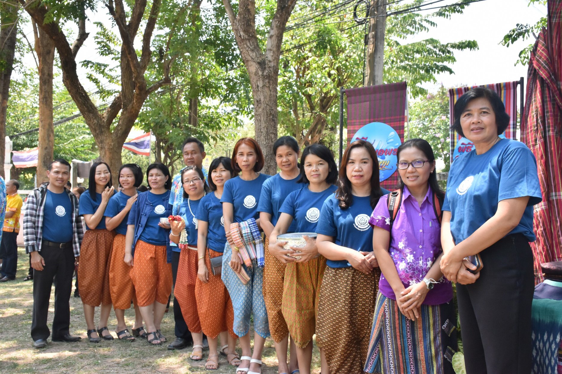 11 เมษายน 2561 กิจกรรม “ตักสิลามหาสงกรานต์ 2561” รดน้ำดำหัวขอพรท่านพ่อเมืองมหาสารคาม นายเสน่ห์ นนทะโชติ ผู้ว่าราชการจังหวัดมหาสารคาม และนางนิศากร นนทะโชติ นายกเหล่ากาชาดจังหวัดมหาสารคาม