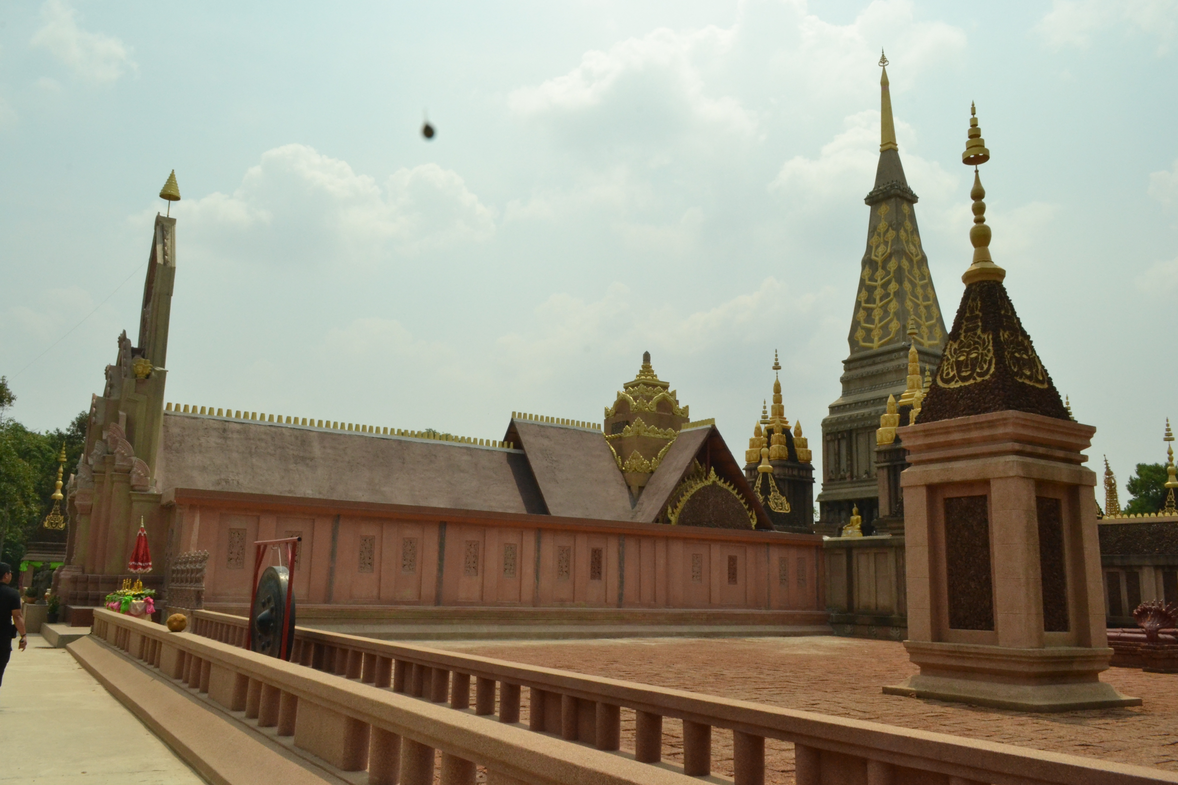 5 เมษายน 2561 การติดตามการดำเนินงานโครงการชุมชนท่องเที่ยว OTOP นวัตวิถี อำเภอพยัคฆภูมิพิสัย ณ พระธาตุอินทร์แปลงและวัดสวนตาลวราราม บ้านแก่นท้าว ตำบลเม็กดำ อำเภอพยัคฆภูมิพิสัย จังหวัดมหาสารคาม