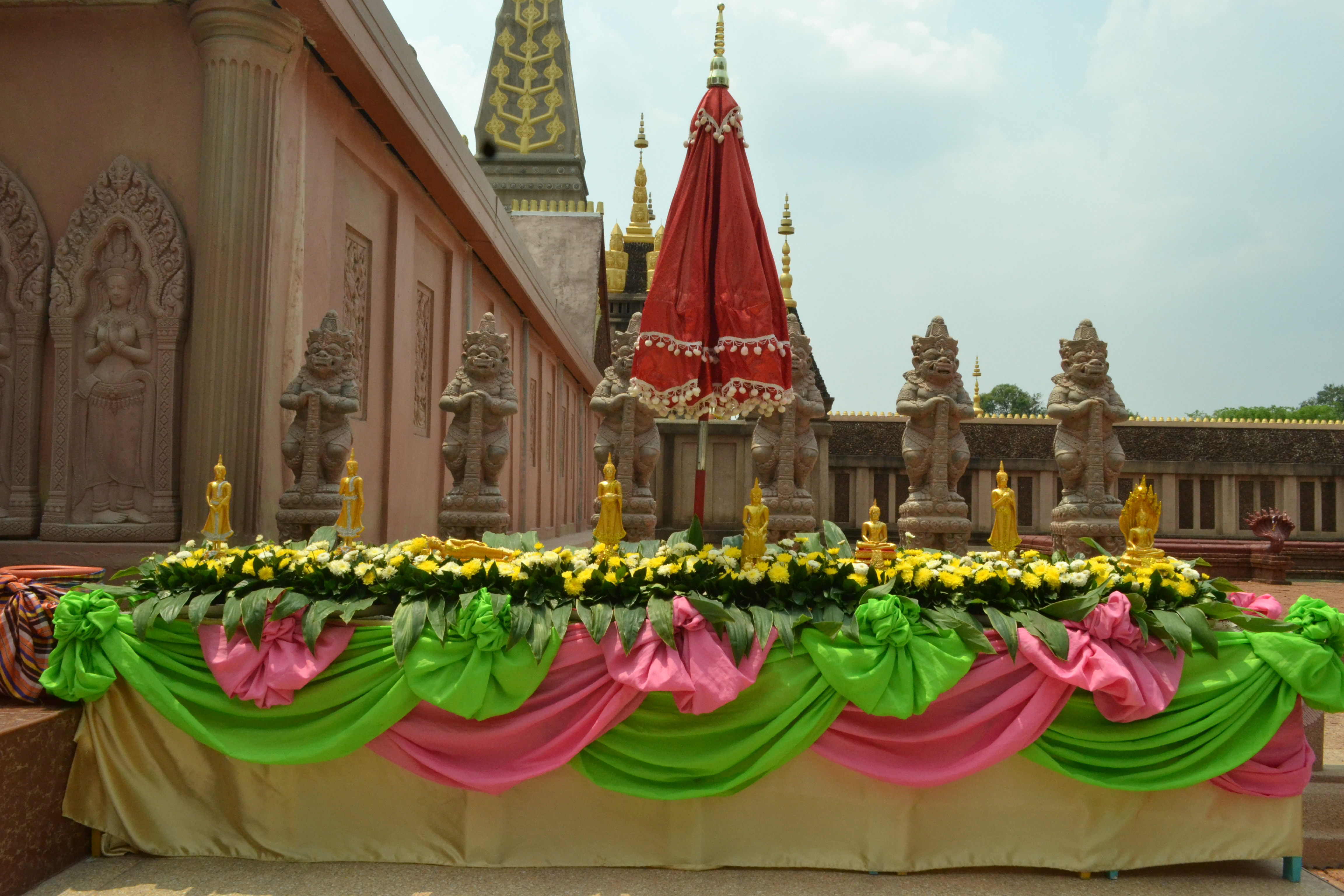 5 เมษายน 2561 การติดตามการดำเนินงานโครงการชุมชนท่องเที่ยว OTOP นวัตวิถี อำเภอพยัคฆภูมิพิสัย ณ พระธาตุอินทร์แปลงและวัดสวนตาลวราราม บ้านแก่นท้าว ตำบลเม็กดำ อำเภอพยัคฆภูมิพิสัย จังหวัดมหาสารคาม