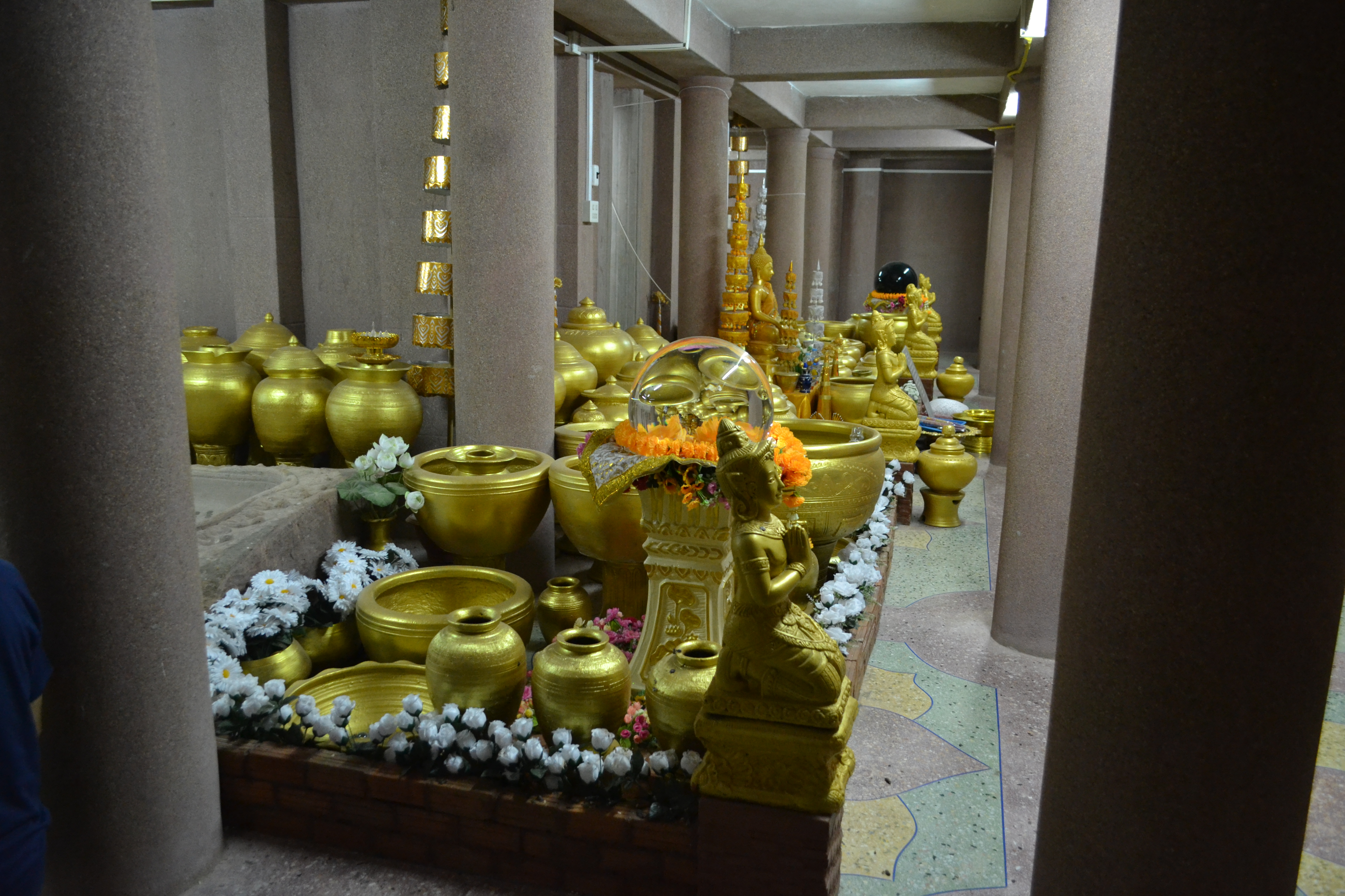 5 เมษายน 2561 การติดตามการดำเนินงานโครงการชุมชนท่องเที่ยว OTOP นวัตวิถี อำเภอพยัคฆภูมิพิสัย ณ พระธาตุอินทร์แปลงและวัดสวนตาลวราราม บ้านแก่นท้าว ตำบลเม็กดำ อำเภอพยัคฆภูมิพิสัย จังหวัดมหาสารคาม
