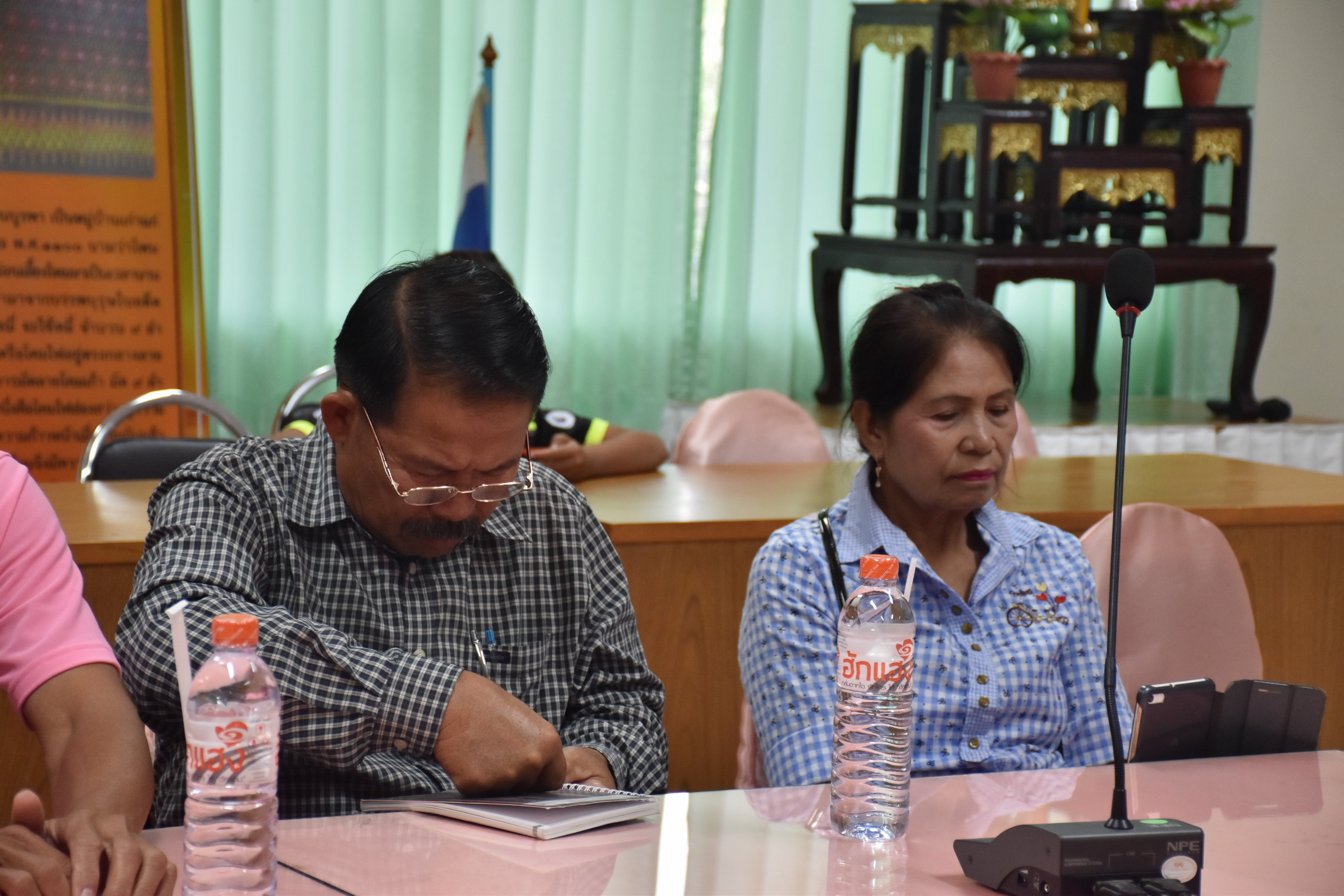 3 เมษายน 2561 การพัฒนายกระดับคุณภาพมาตรฐานผลิตภัณฑ์ กลุ่มปรับตัวสู่การพัฒนา (กลุ่ม D) ตามโครงการพัฒนายกระดับผลิตภัณฑ์ OTOP โดยโรงเรียน OTOP ประจำปีงบประมาณ พ.ศ.2561 โดยการจ้างเหมาออกแบบตราผลิตภัณฑ์และบรรจุภัณฑ์