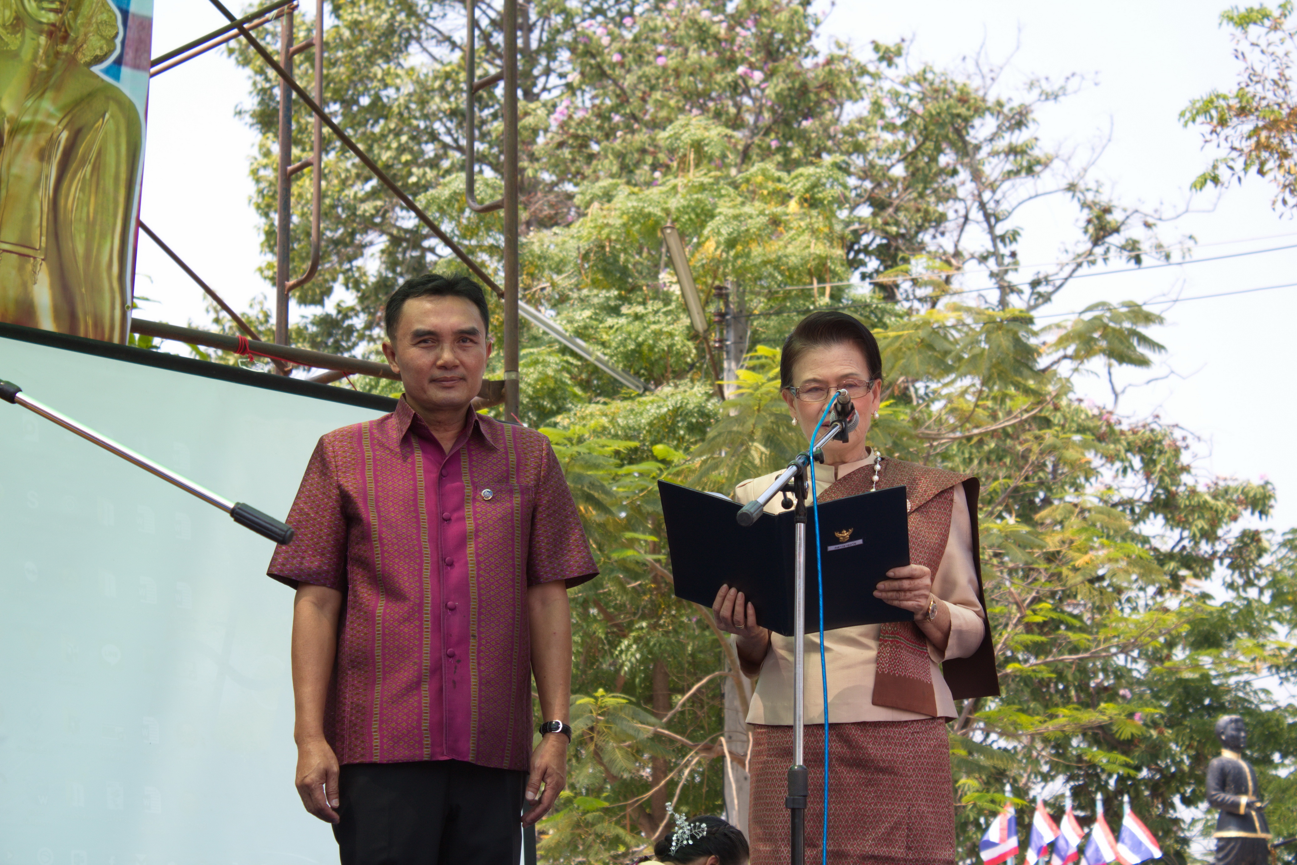24 เมษายน 2561 พิธีเปิดงาน “สตรีโกสุมพิสัยรวมพลังขับเคลื่อนเศรษฐกิจชุมชน” ณ ที่ว่าการอำเภอโกสุมพิสัย จังหวัดมหาสารคาม
