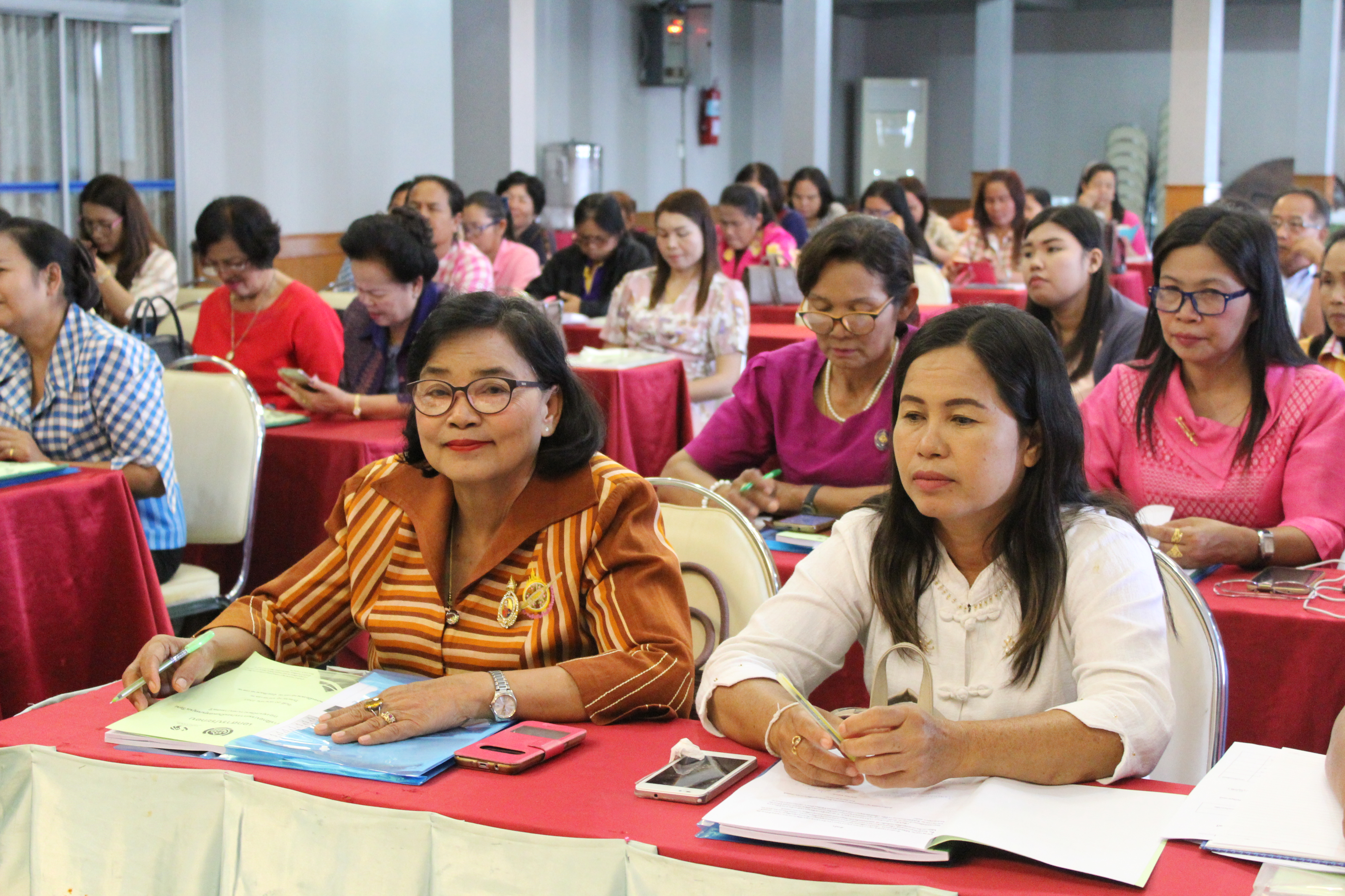 20 เมษายน 2561 โครงการฝึกอบรมการประเมินผลทุนหมุนเวียนกองทุนพัฒนาบทบาทสตรี ณ โรงแรมวสุ อำเภอเมืองมหาสารคาม จังหวัดมหาสารคาม