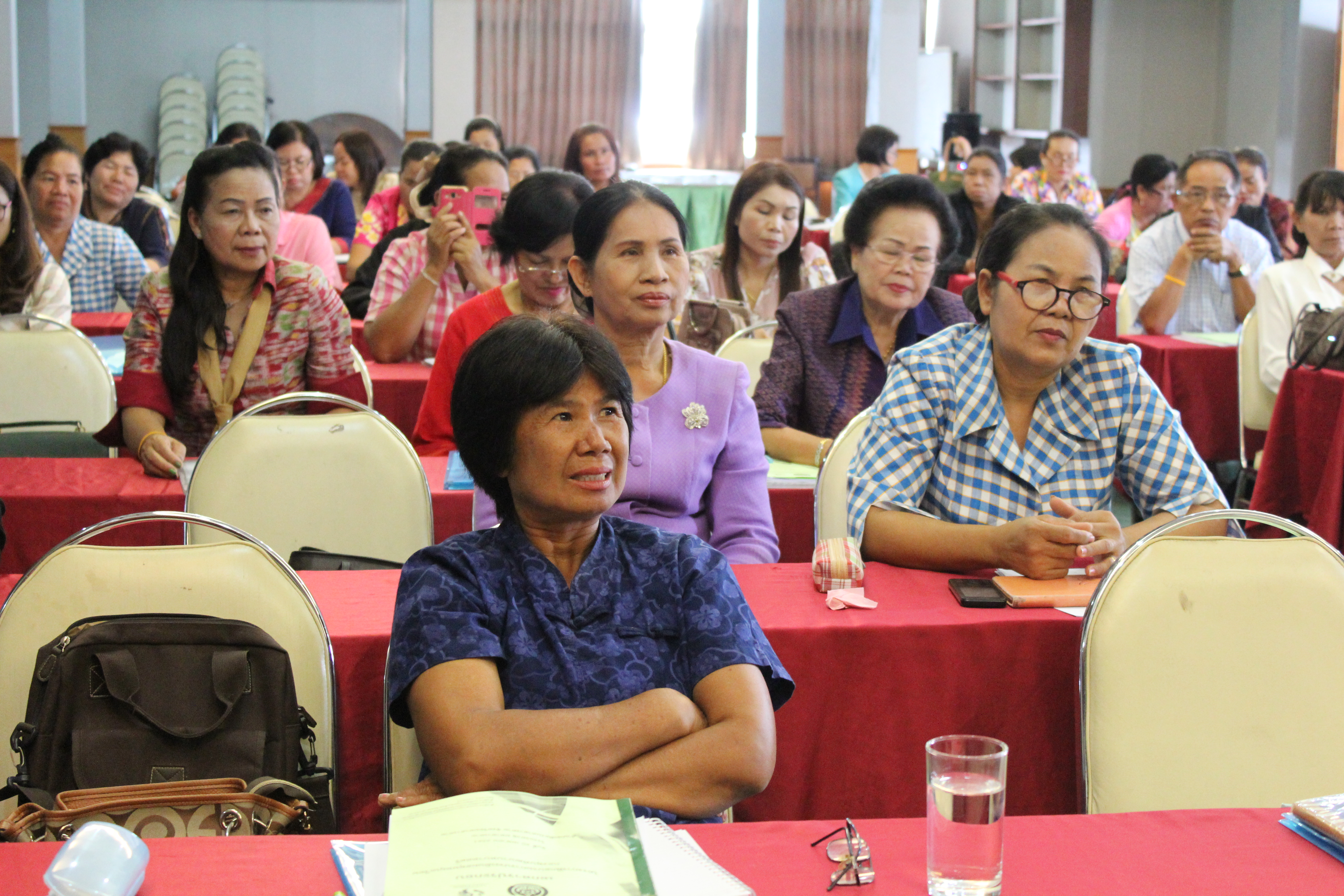 20 เมษายน 2561 โครงการฝึกอบรมการประเมินผลทุนหมุนเวียนกองทุนพัฒนาบทบาทสตรี ณ โรงแรมวสุ อำเภอเมืองมหาสารคาม จังหวัดมหาสารคาม