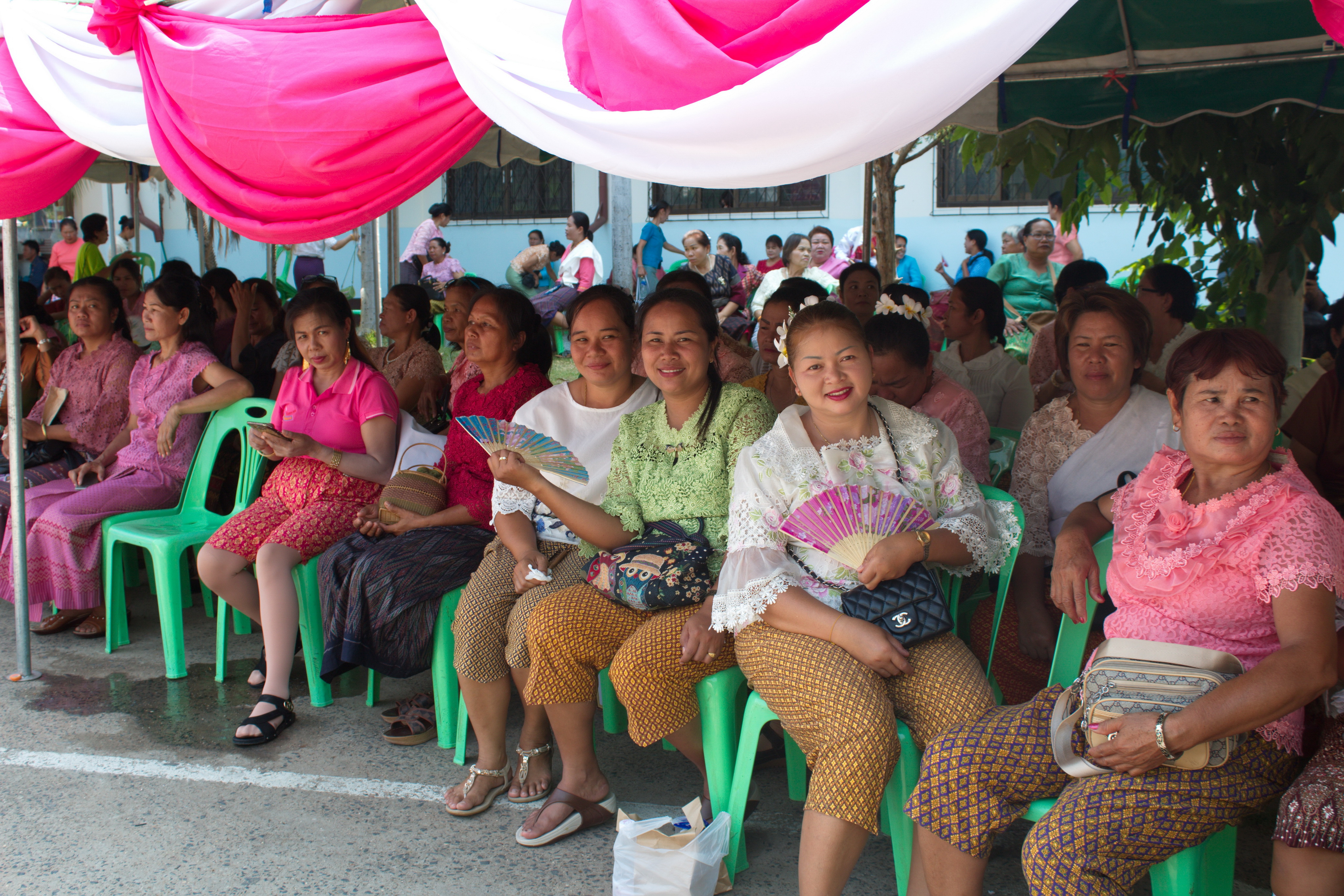 24 เมษายน 2561 พิธีเปิดงาน “สตรีโกสุมพิสัยรวมพลังขับเคลื่อนเศรษฐกิจชุมชน” ณ ที่ว่าการอำเภอโกสุมพิสัย จังหวัดมหาสารคาม