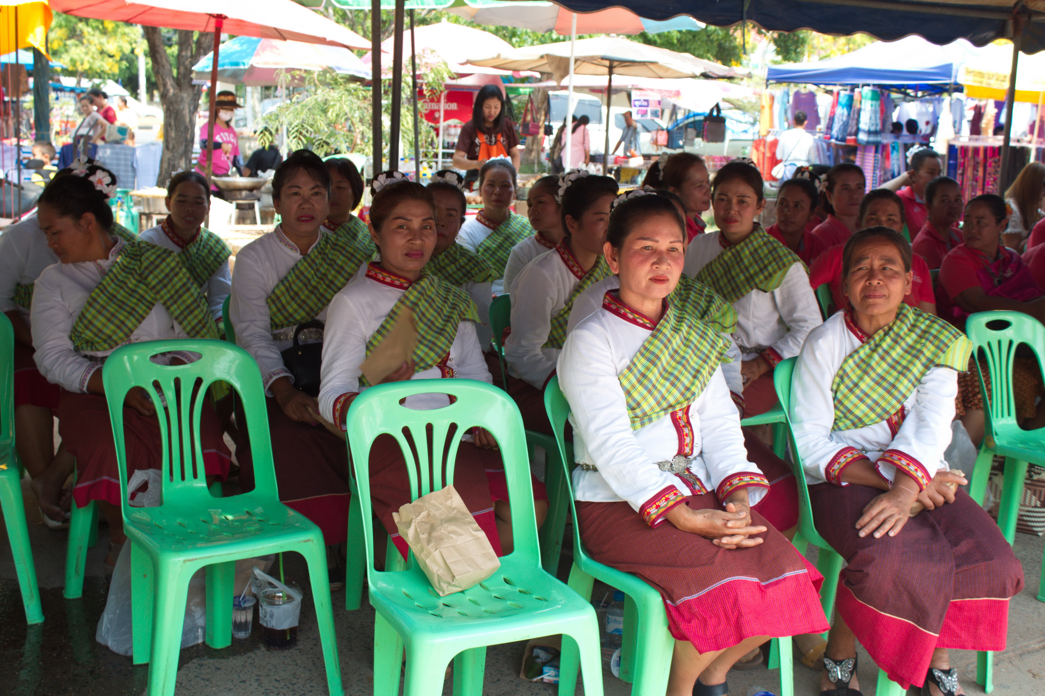 24 เมษายน 2561 พิธีเปิดงาน “สตรีโกสุมพิสัยรวมพลังขับเคลื่อนเศรษฐกิจชุมชน” ณ ที่ว่าการอำเภอโกสุมพิสัย จังหวัดมหาสารคาม