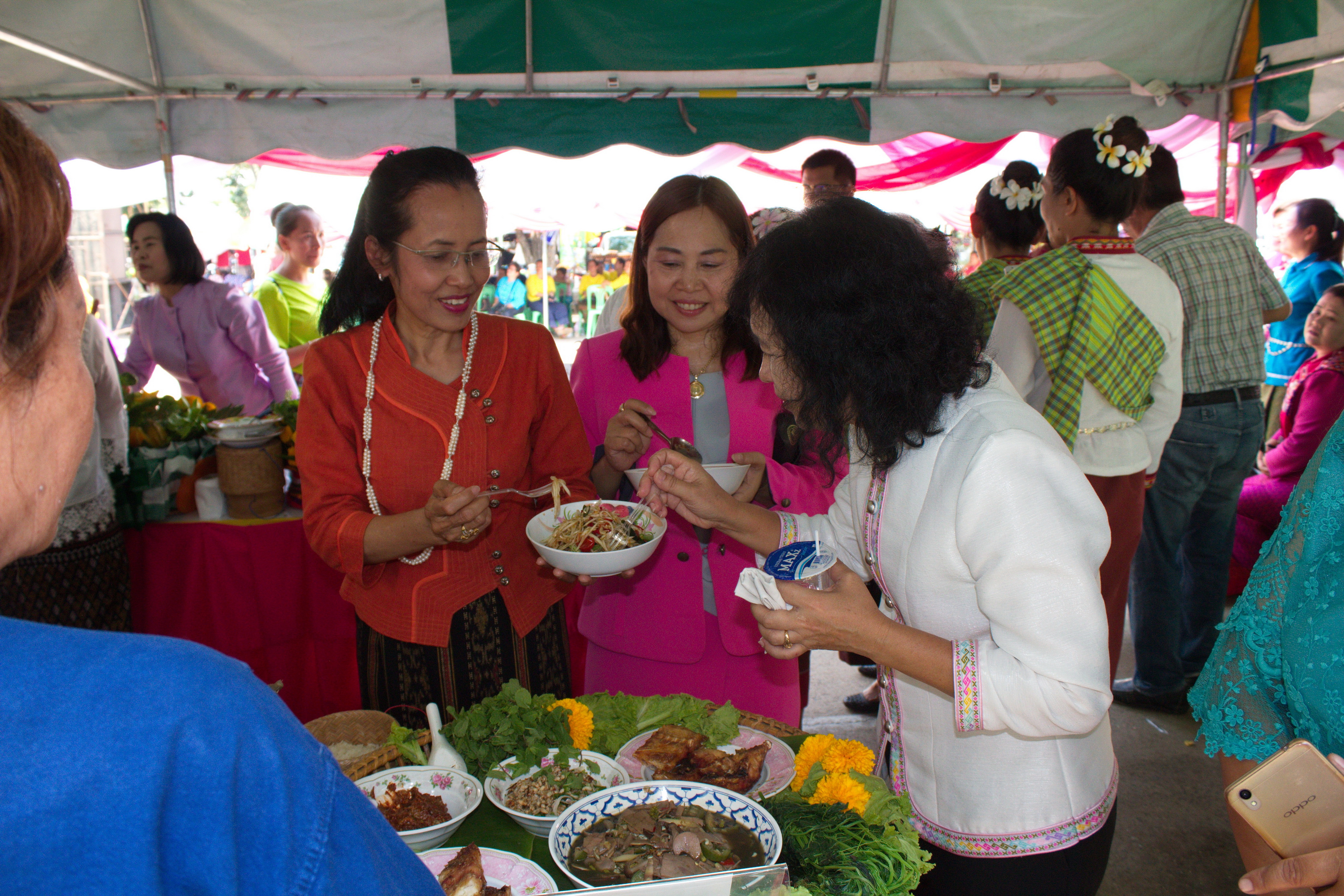 24 เมษายน 2561 พิธีเปิดงาน “สตรีโกสุมพิสัยรวมพลังขับเคลื่อนเศรษฐกิจชุมชน” ณ ที่ว่าการอำเภอโกสุมพิสัย จังหวัดมหาสารคาม