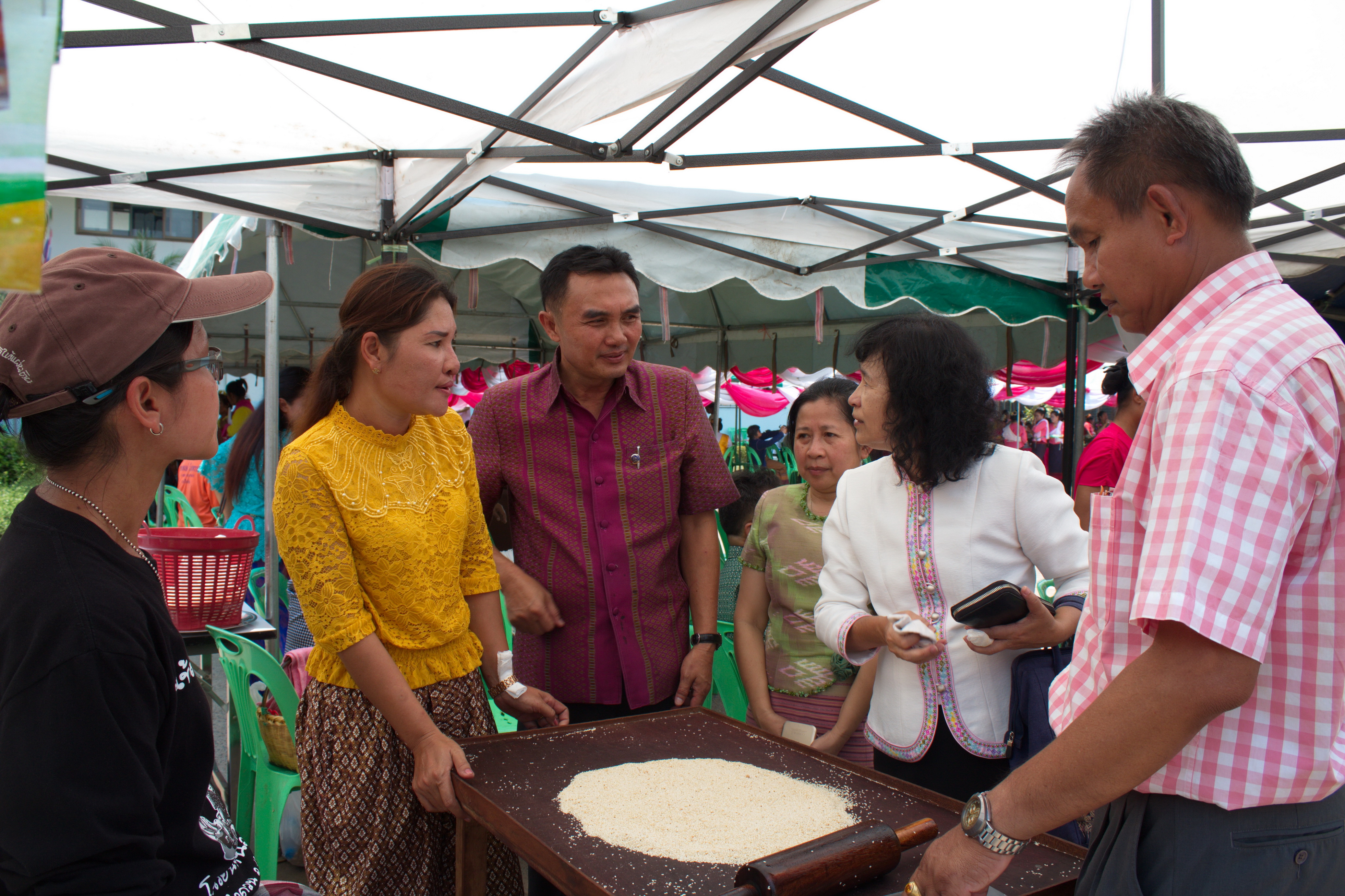 24 เมษายน 2561 พิธีเปิดงาน “สตรีโกสุมพิสัยรวมพลังขับเคลื่อนเศรษฐกิจชุมชน” ณ ที่ว่าการอำเภอโกสุมพิสัย จังหวัดมหาสารคาม