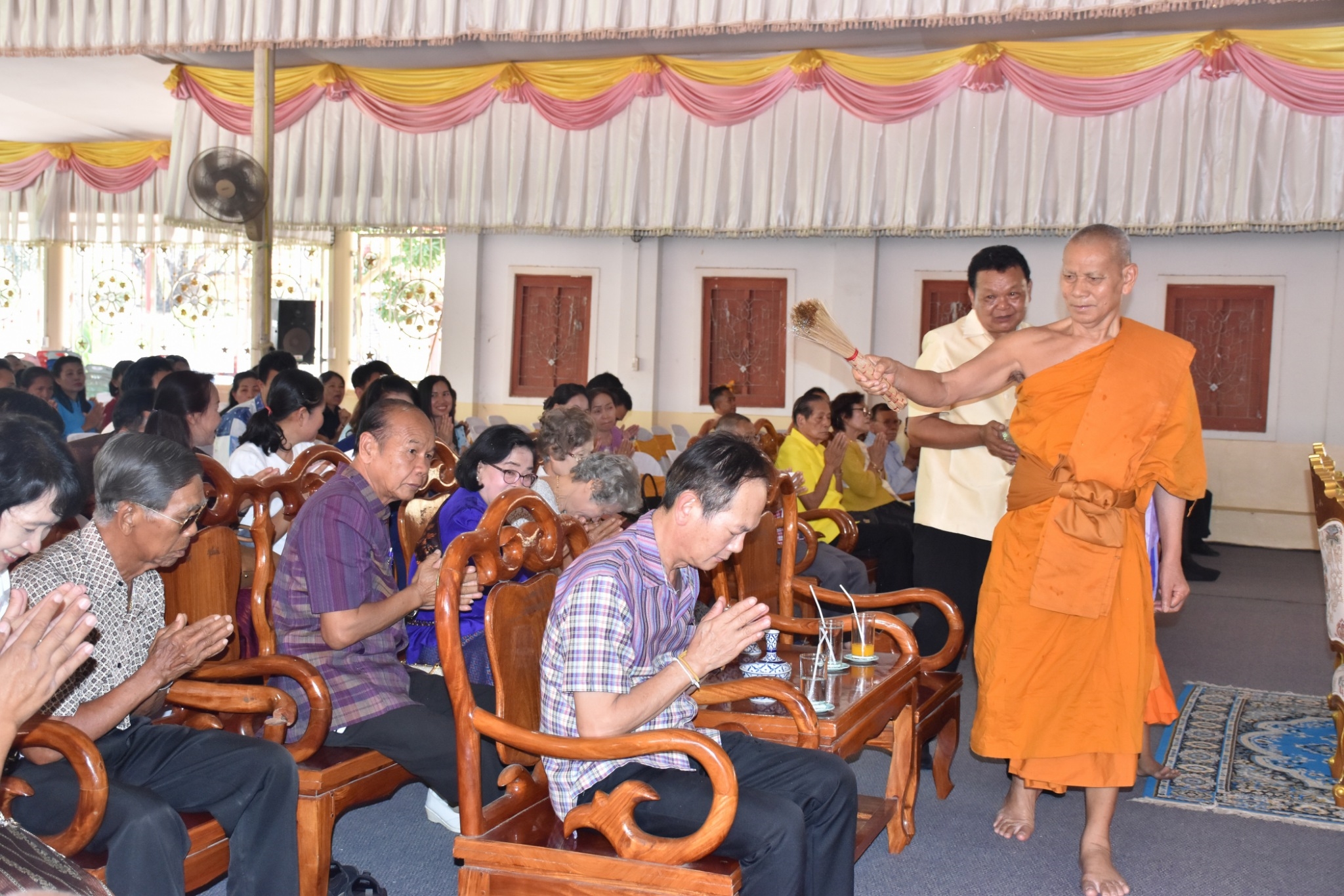 พิธีทอดผ้าป่ามหากุศลสมทบกองทุนพัฒนาเด็กชนบท ในพระราชูปถัมภ์สมเด็จพระเทพรัตนราชสุดาฯ สยามบรมราชกุมารี ประจำปี 2561 จังหวัดมหาสารคาม