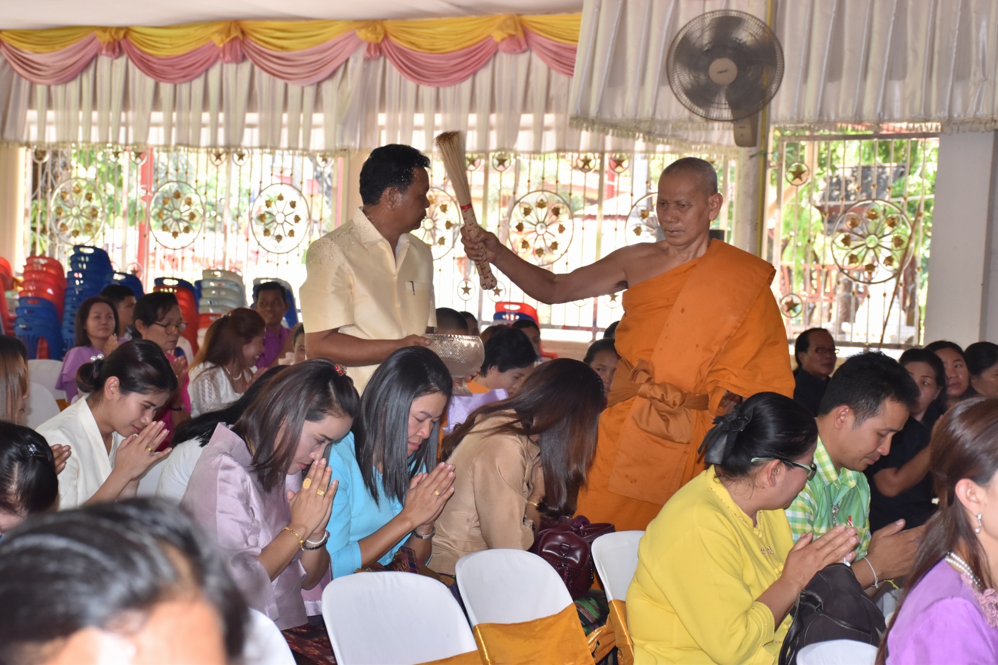 พิธีทอดผ้าป่ามหากุศลสมทบกองทุนพัฒนาเด็กชนบท ในพระราชูปถัมภ์สมเด็จพระเทพรัตนราชสุดาฯ สยามบรมราชกุมารี ประจำปี 2561 จังหวัดมหาสารคาม