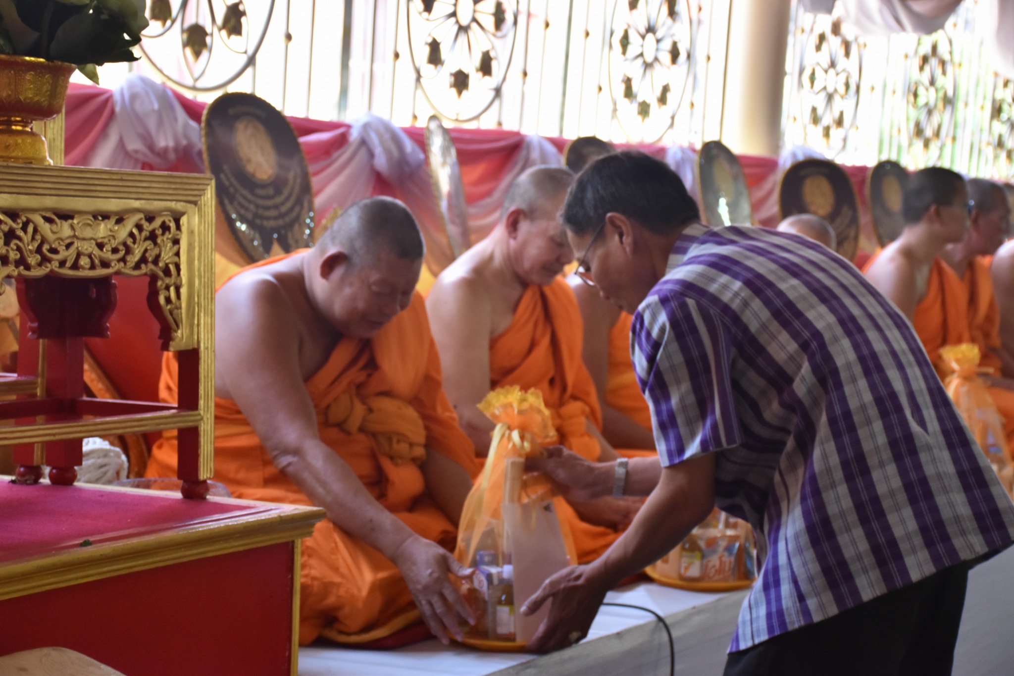 พิธีทอดผ้าป่ามหากุศลสมทบกองทุนพัฒนาเด็กชนบท ในพระราชูปถัมภ์สมเด็จพระเทพรัตนราชสุดาฯ สยามบรมราชกุมารี ประจำปี 2561 จังหวัดมหาสารคาม