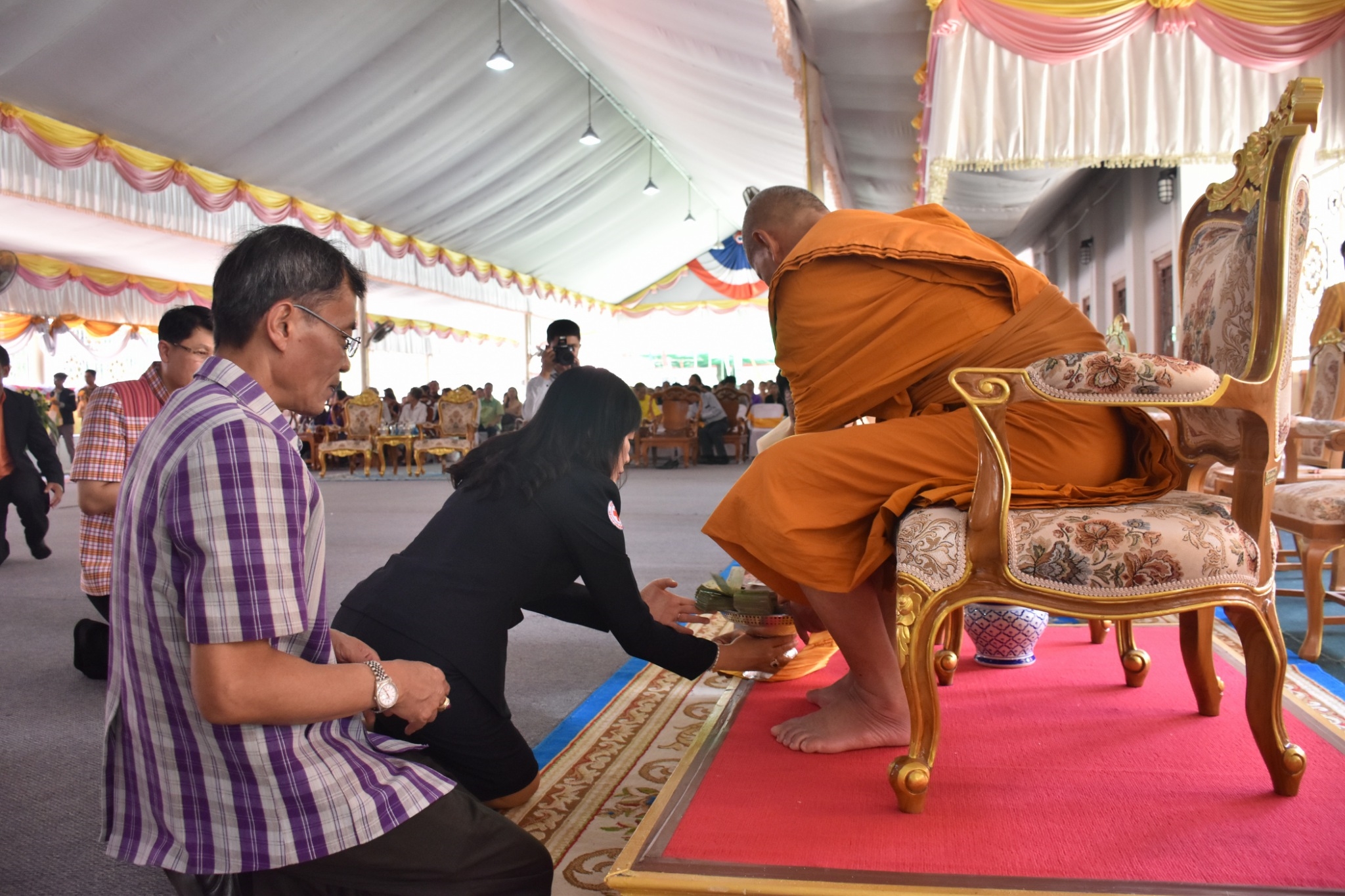 พิธีทอดผ้าป่ามหากุศลสมทบกองทุนพัฒนาเด็กชนบท ในพระราชูปถัมภ์สมเด็จพระเทพรัตนราชสุดาฯ สยามบรมราชกุมารี ประจำปี 2561 จังหวัดมหาสารคาม