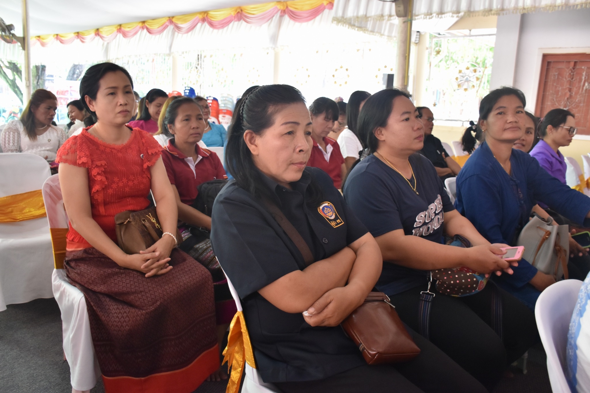 พิธีทอดผ้าป่ามหากุศลสมทบกองทุนพัฒนาเด็กชนบท ในพระราชูปถัมภ์สมเด็จพระเทพรัตนราชสุดาฯ สยามบรมราชกุมารี ประจำปี 2561 จังหวัดมหาสารคาม