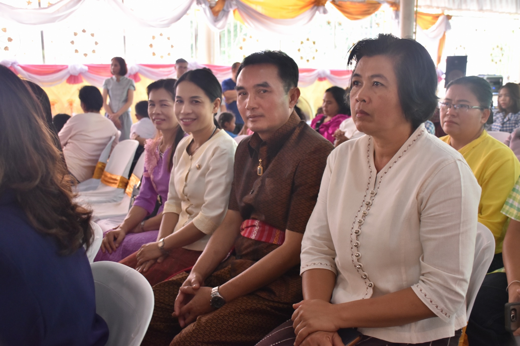 พิธีทอดผ้าป่ามหากุศลสมทบกองทุนพัฒนาเด็กชนบท ในพระราชูปถัมภ์สมเด็จพระเทพรัตนราชสุดาฯ สยามบรมราชกุมารี ประจำปี 2561 จังหวัดมหาสารคาม