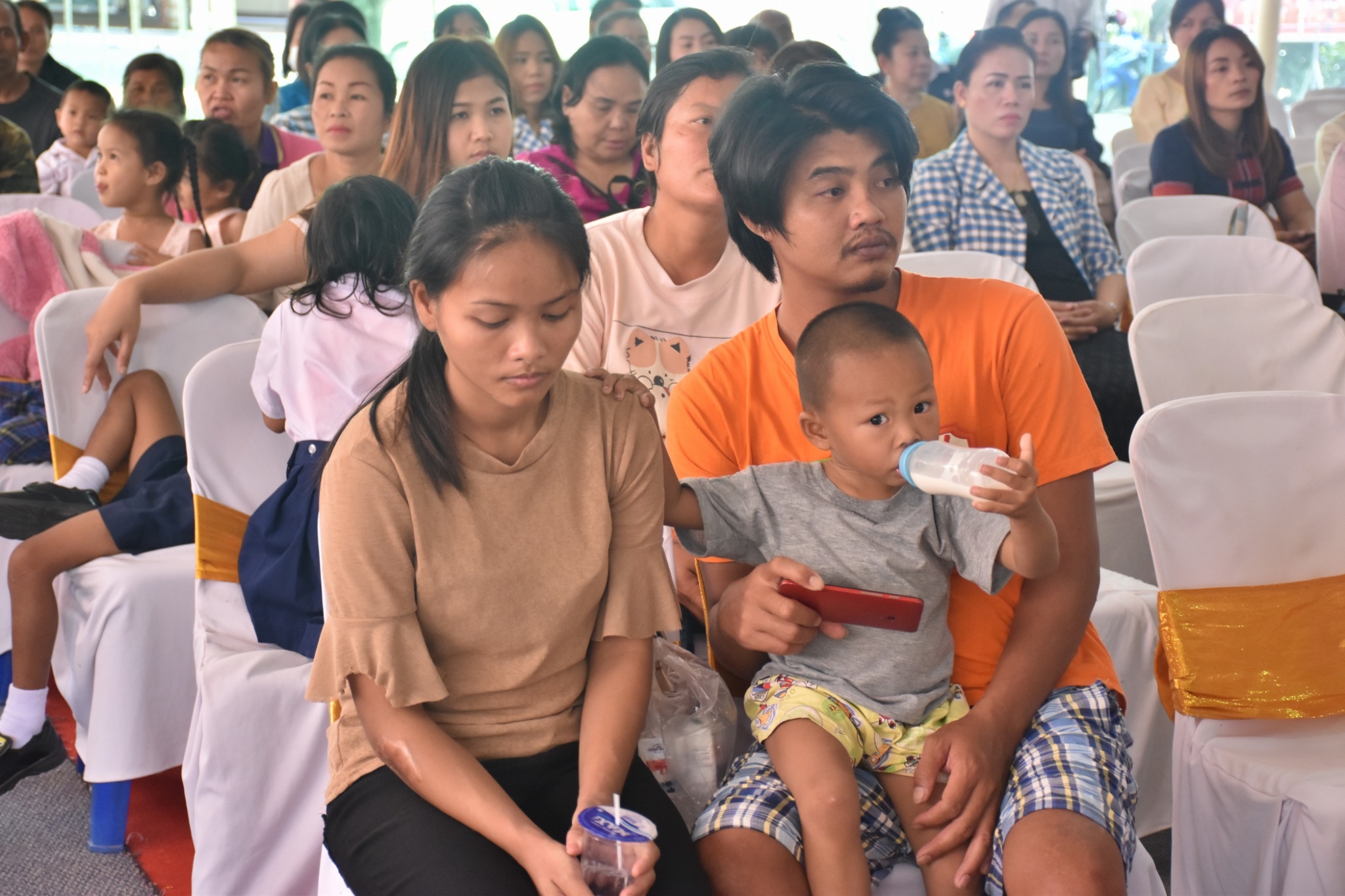 พิธีทอดผ้าป่ามหากุศลสมทบกองทุนพัฒนาเด็กชนบท ในพระราชูปถัมภ์สมเด็จพระเทพรัตนราชสุดาฯ สยามบรมราชกุมารี ประจำปี 2561 จังหวัดมหาสารคาม