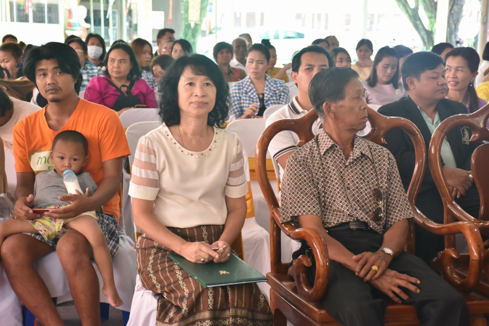 พิธีทอดผ้าป่ามหากุศลสมทบกองทุนพัฒนาเด็กชนบท ในพระราชูปถัมภ์สมเด็จพระเทพรัตนราชสุดาฯ สยามบรมราชกุมารี ประจำปี 2561 จังหวัดมหาสารคาม