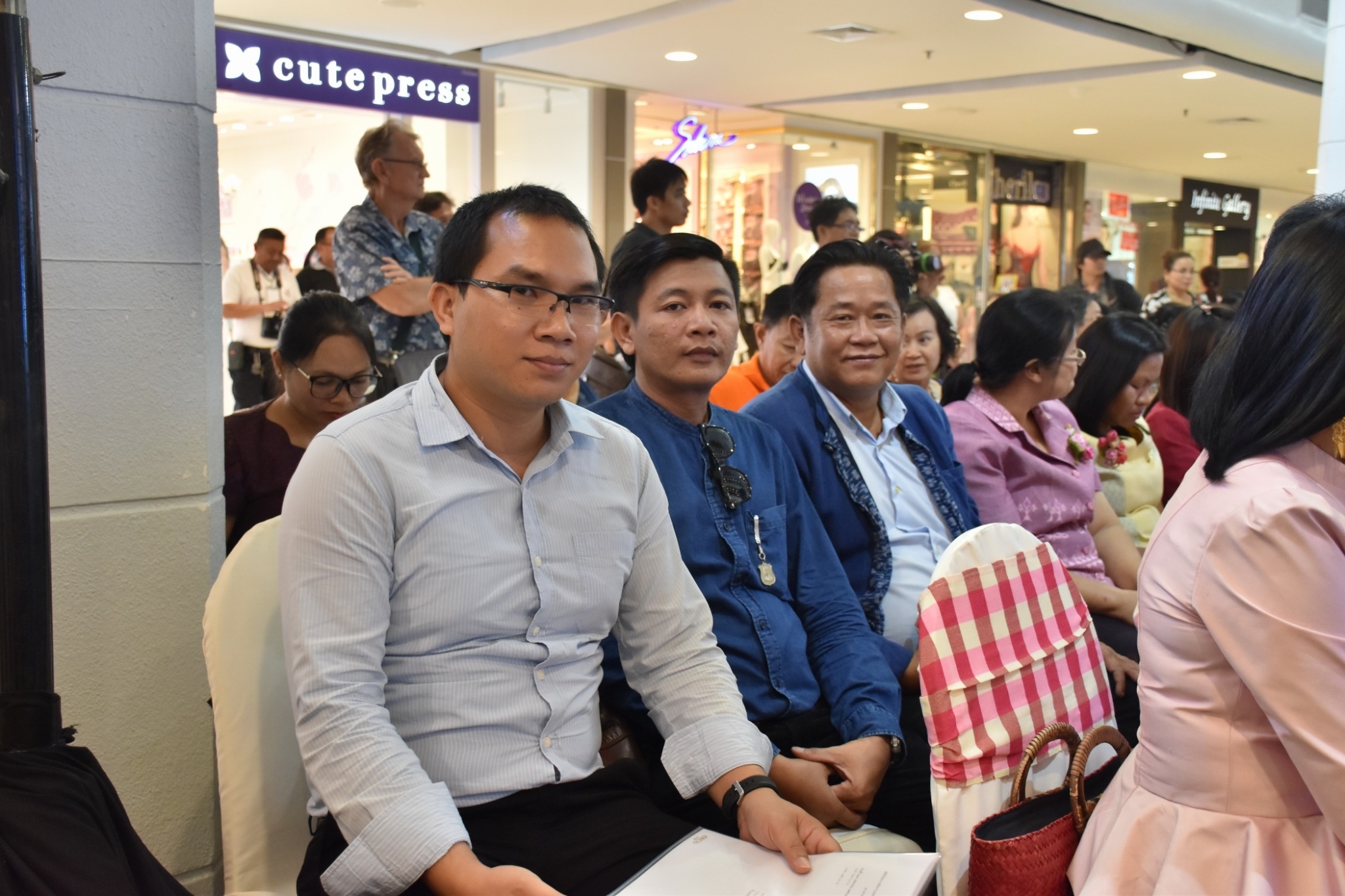 27 เมษายน 2561 งาน “มหาสารคาม สานศิลป์ ถิ่นแพรไหม” มหกรรมแสดงแฟชั่นและจำหน่ายผ้าไหม งานจำหน่ายสินค้า OTOP จังหวัดมหาสารคาม ณ ลานโปรโมชั่น ชั้น 1 ศูนย์การค้าเซ็นทรัลพลาซา จังหวัดอุดรธานี