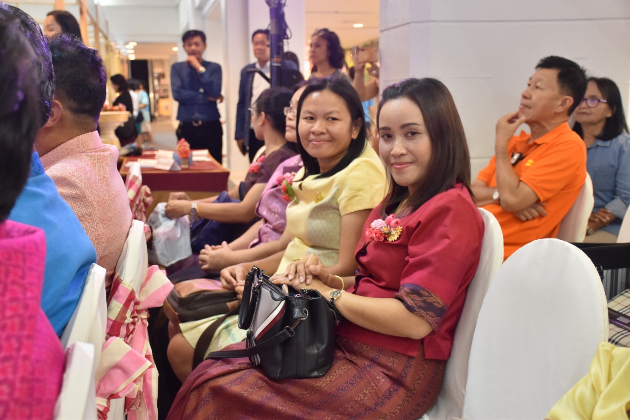 27 เมษายน 2561 งาน “มหาสารคาม สานศิลป์ ถิ่นแพรไหม” มหกรรมแสดงแฟชั่นและจำหน่ายผ้าไหม งานจำหน่ายสินค้า OTOP จังหวัดมหาสารคาม ณ ลานโปรโมชั่น ชั้น 1 ศูนย์การค้าเซ็นทรัลพลาซา จังหวัดอุดรธานี