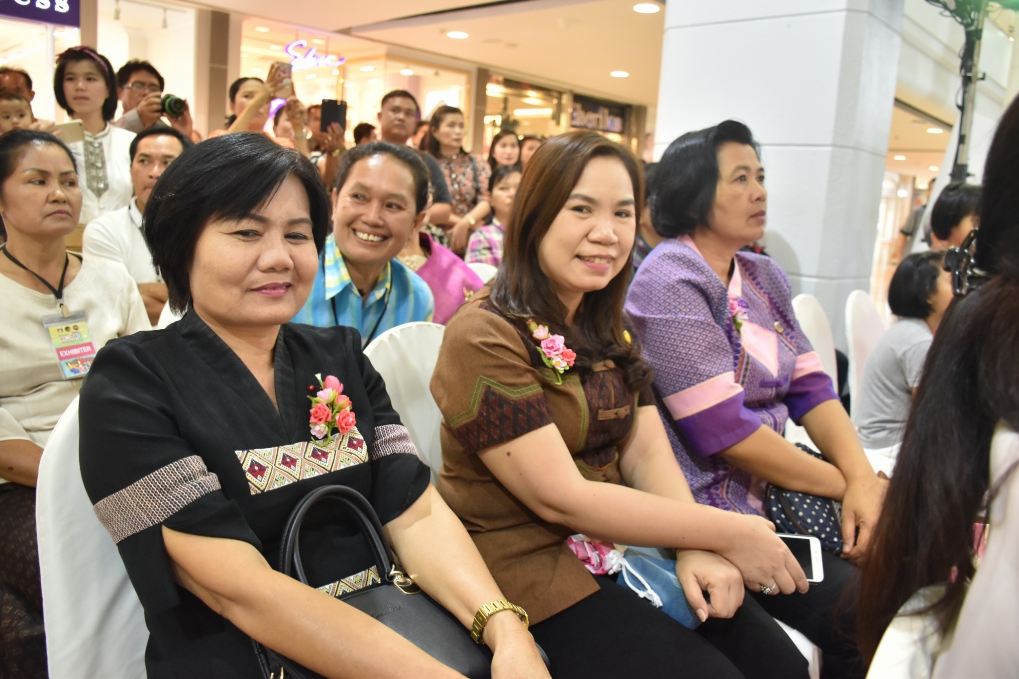 27 เมษายน 2561 งาน “มหาสารคาม สานศิลป์ ถิ่นแพรไหม” มหกรรมแสดงแฟชั่นและจำหน่ายผ้าไหม งานจำหน่ายสินค้า OTOP จังหวัดมหาสารคาม ณ ลานโปรโมชั่น ชั้น 1 ศูนย์การค้าเซ็นทรัลพลาซา จังหวัดอุดรธานี