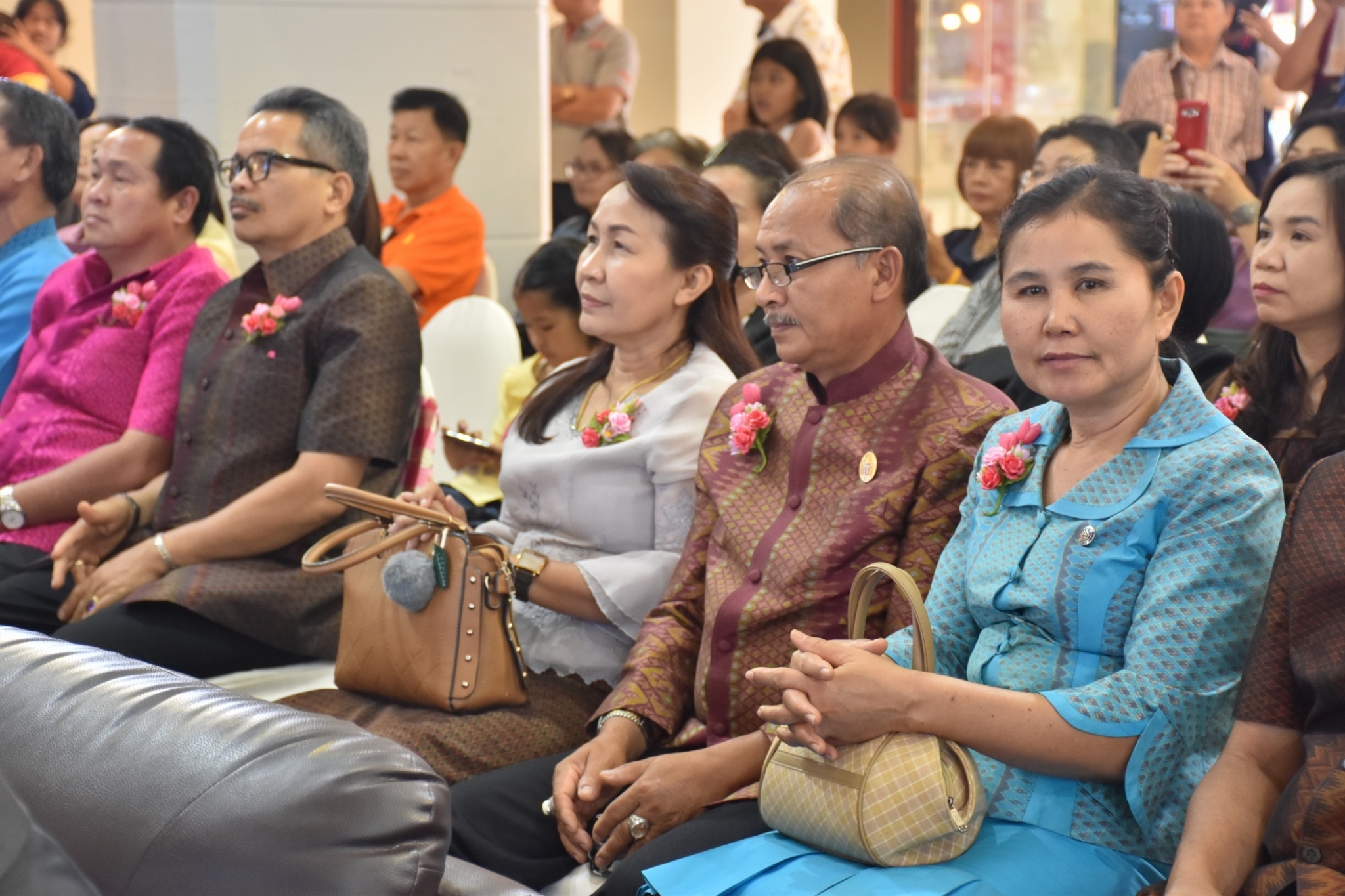 27 เมษายน 2561 งาน “มหาสารคาม สานศิลป์ ถิ่นแพรไหม” มหกรรมแสดงแฟชั่นและจำหน่ายผ้าไหม งานจำหน่ายสินค้า OTOP จังหวัดมหาสารคาม ณ ลานโปรโมชั่น ชั้น 1 ศูนย์การค้าเซ็นทรัลพลาซา จังหวัดอุดรธานี