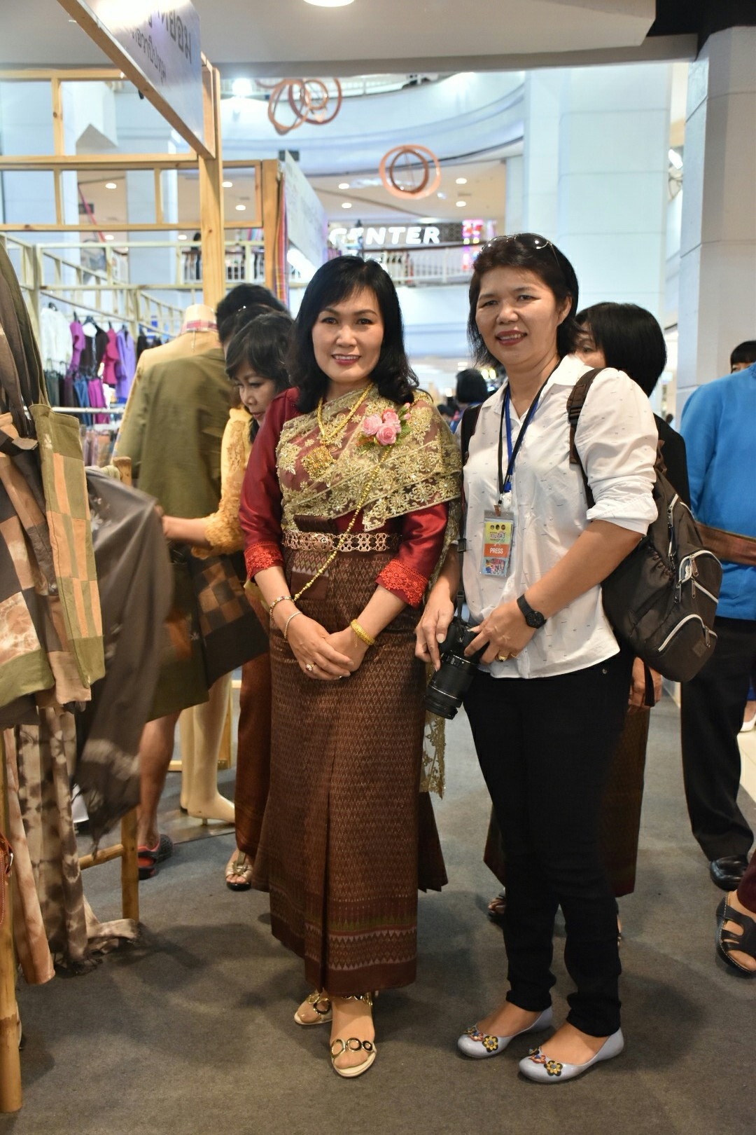 27 เมษายน 2561 งาน “มหาสารคาม สานศิลป์ ถิ่นแพรไหม” มหกรรมแสดงแฟชั่นและจำหน่ายผ้าไหม งานจำหน่ายสินค้า OTOP จังหวัดมหาสารคาม ณ ลานโปรโมชั่น ชั้น 1 ศูนย์การค้าเซ็นทรัลพลาซา จังหวัดอุดรธานี