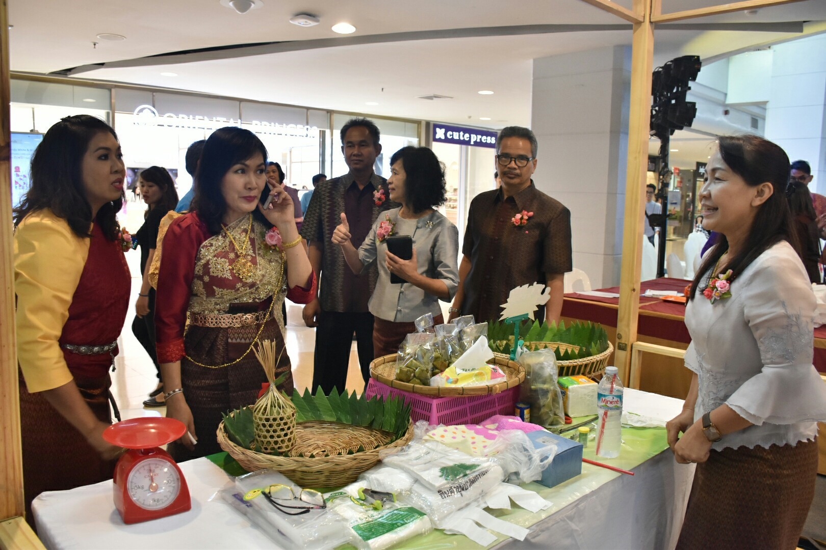 27 เมษายน 2561 งาน “มหาสารคาม สานศิลป์ ถิ่นแพรไหม” มหกรรมแสดงแฟชั่นและจำหน่ายผ้าไหม งานจำหน่ายสินค้า OTOP จังหวัดมหาสารคาม ณ ลานโปรโมชั่น ชั้น 1 ศูนย์การค้าเซ็นทรัลพลาซา จังหวัดอุดรธานี