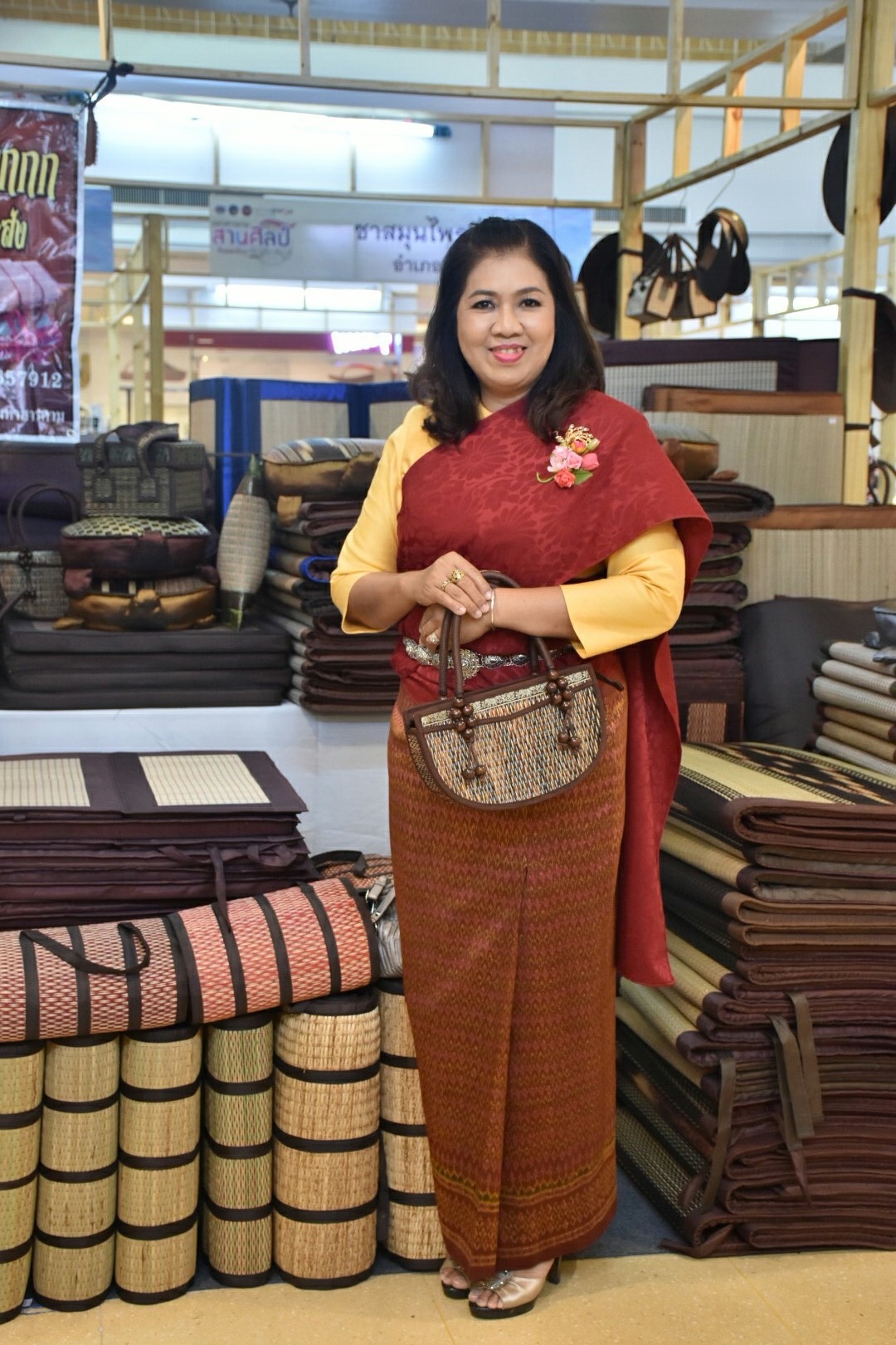 27 เมษายน 2561 งาน “มหาสารคาม สานศิลป์ ถิ่นแพรไหม” มหกรรมแสดงแฟชั่นและจำหน่ายผ้าไหม งานจำหน่ายสินค้า OTOP จังหวัดมหาสารคาม ณ ลานโปรโมชั่น ชั้น 1 ศูนย์การค้าเซ็นทรัลพลาซา จังหวัดอุดรธานี