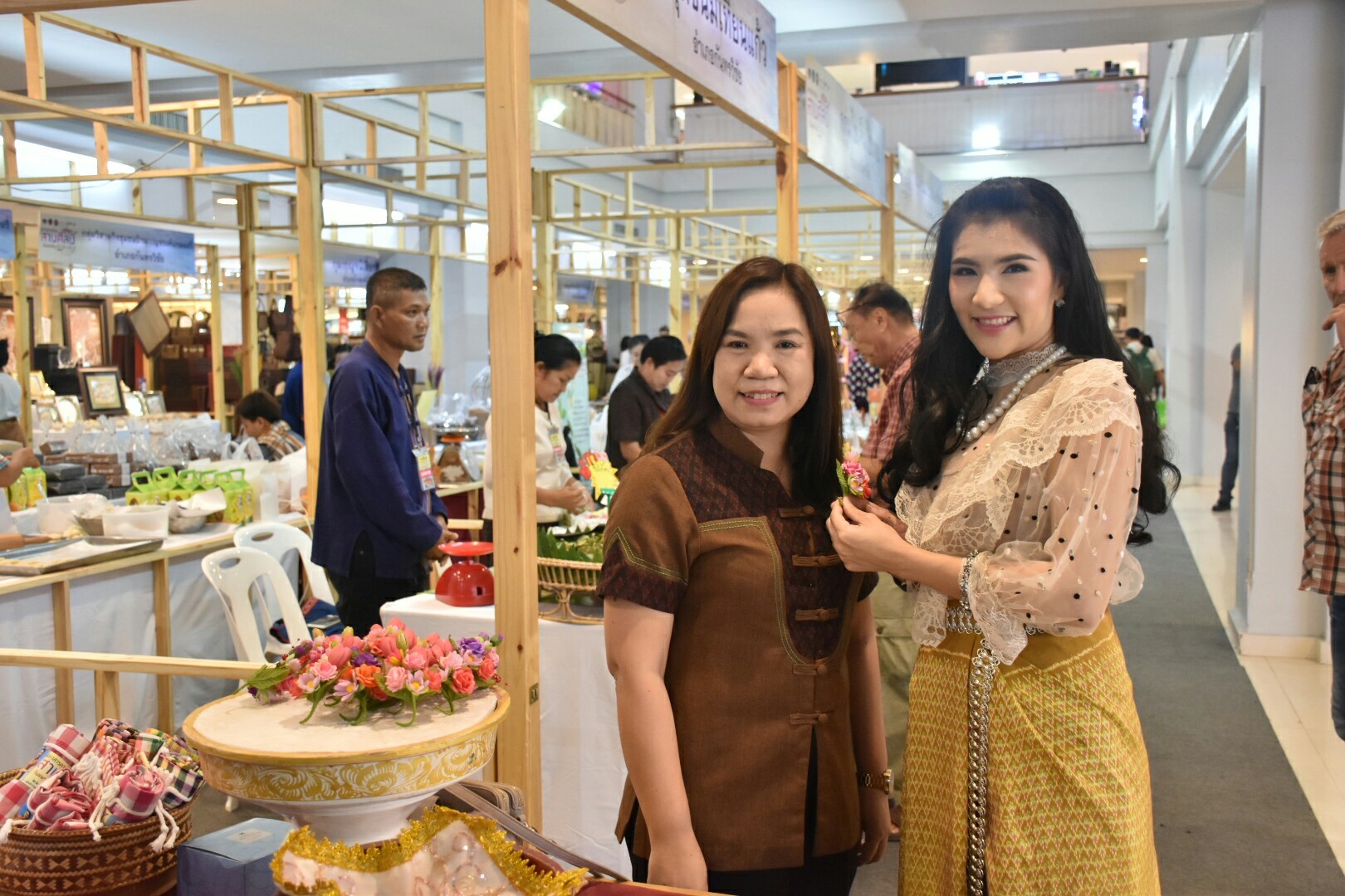 27 เมษายน 2561 งาน “มหาสารคาม สานศิลป์ ถิ่นแพรไหม” มหกรรมแสดงแฟชั่นและจำหน่ายผ้าไหม งานจำหน่ายสินค้า OTOP จังหวัดมหาสารคาม ณ ลานโปรโมชั่น ชั้น 1 ศูนย์การค้าเซ็นทรัลพลาซา จังหวัดอุดรธานี