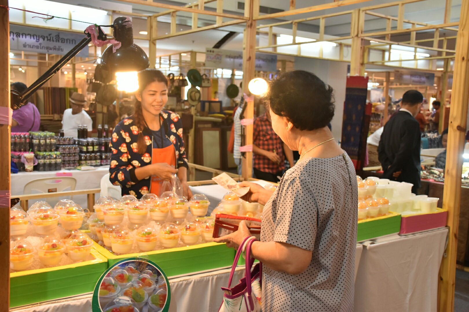 27 เมษายน 2561 งาน “มหาสารคาม สานศิลป์ ถิ่นแพรไหม” มหกรรมแสดงแฟชั่นและจำหน่ายผ้าไหม งานจำหน่ายสินค้า OTOP จังหวัดมหาสารคาม ณ ลานโปรโมชั่น ชั้น 1 ศูนย์การค้าเซ็นทรัลพลาซา จังหวัดอุดรธานี