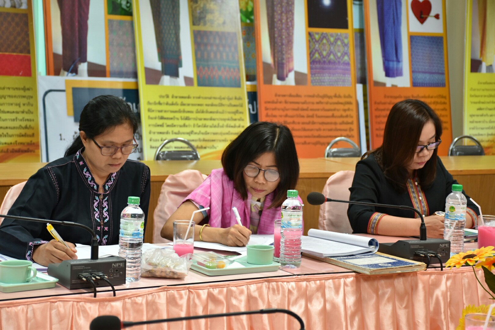 24 พฤษภาคม 2561 การคัดเลือกข้าราชการและลูกจ้างประจำดีเด่น บุคคลต้นแบบการส่งเสริมค่านิยมองค์การ นักประชาสัมพันธ์ดีเด่น การประเมินโครงการใสสะอาด และคัดเลือกหมู่บ้านสารสนเทศเพื่อการพัฒนาคุณภาพชีวิต ประจำปี 2561