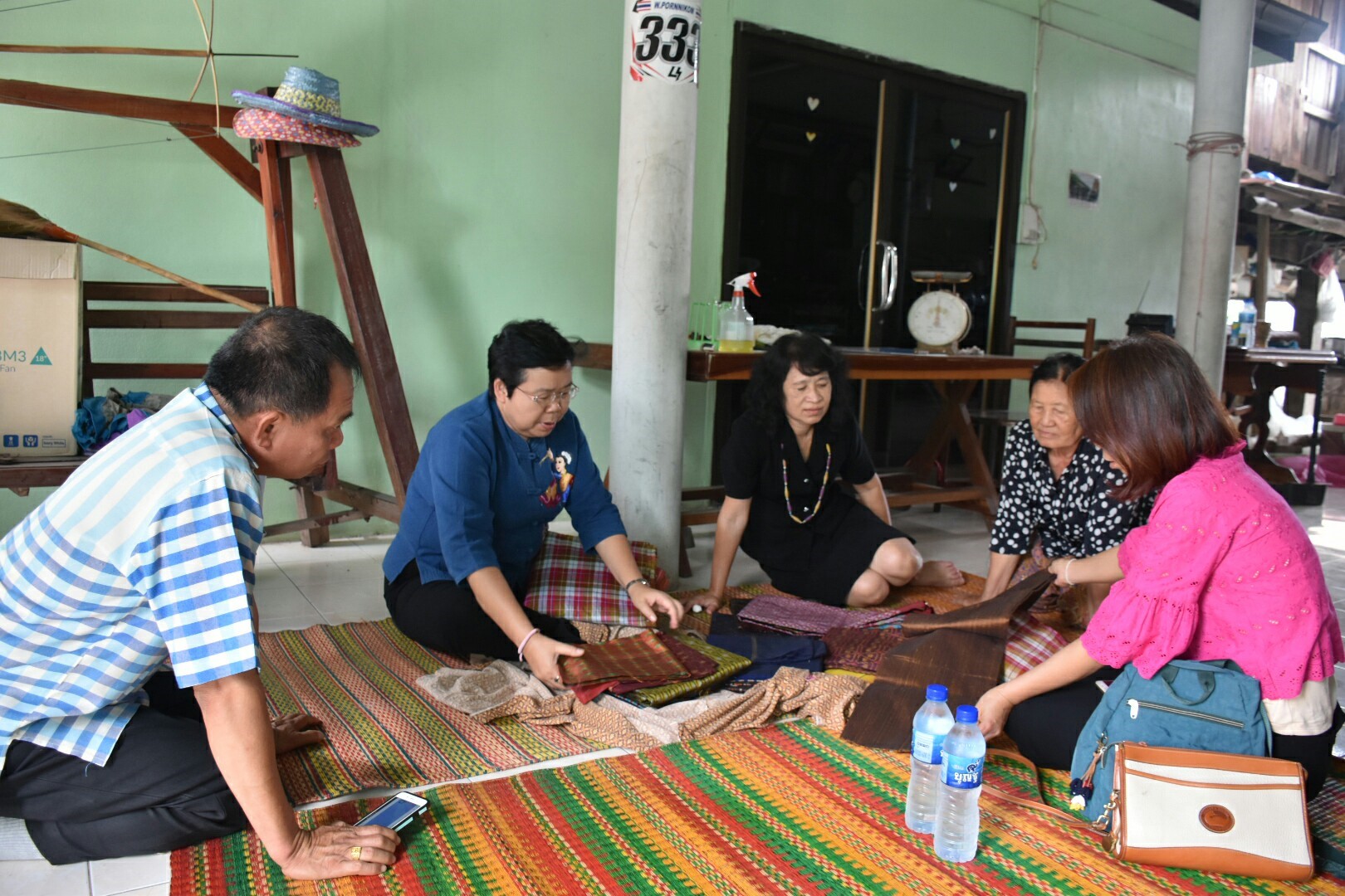 24 พฤษภาคม 2561 ผู้ตรวจราชการกระทรวงมหาดไทย ลงพื้นที่ติดตามการดำเนินงานการขับเคลื่อนการพัฒนาประเทศตามโครงการไทยนิยม ยั่งยืน เวทีที่ 4 ณ วัดโพธิ์หนองบุญชู หมู่ 17 บ้านหนองบุญชู ตำบลกู่ทอง อำเภอเชียงยืน จังหวัดมหาสารคาม