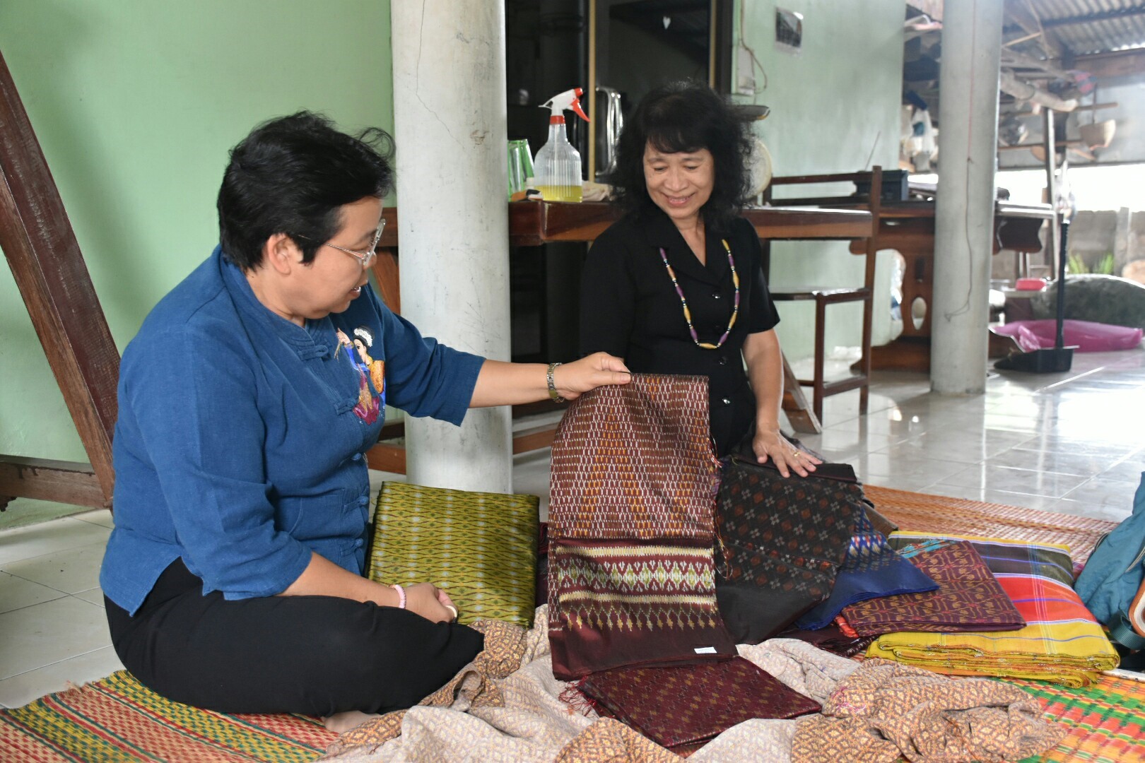 24 พฤษภาคม 2561 ผู้ตรวจราชการกระทรวงมหาดไทย ลงพื้นที่ติดตามการดำเนินงานการขับเคลื่อนการพัฒนาประเทศตามโครงการไทยนิยม ยั่งยืน เวทีที่ 4 ณ วัดโพธิ์หนองบุญชู หมู่ 17 บ้านหนองบุญชู ตำบลกู่ทอง อำเภอเชียงยืน จังหวัดมหาสารคาม