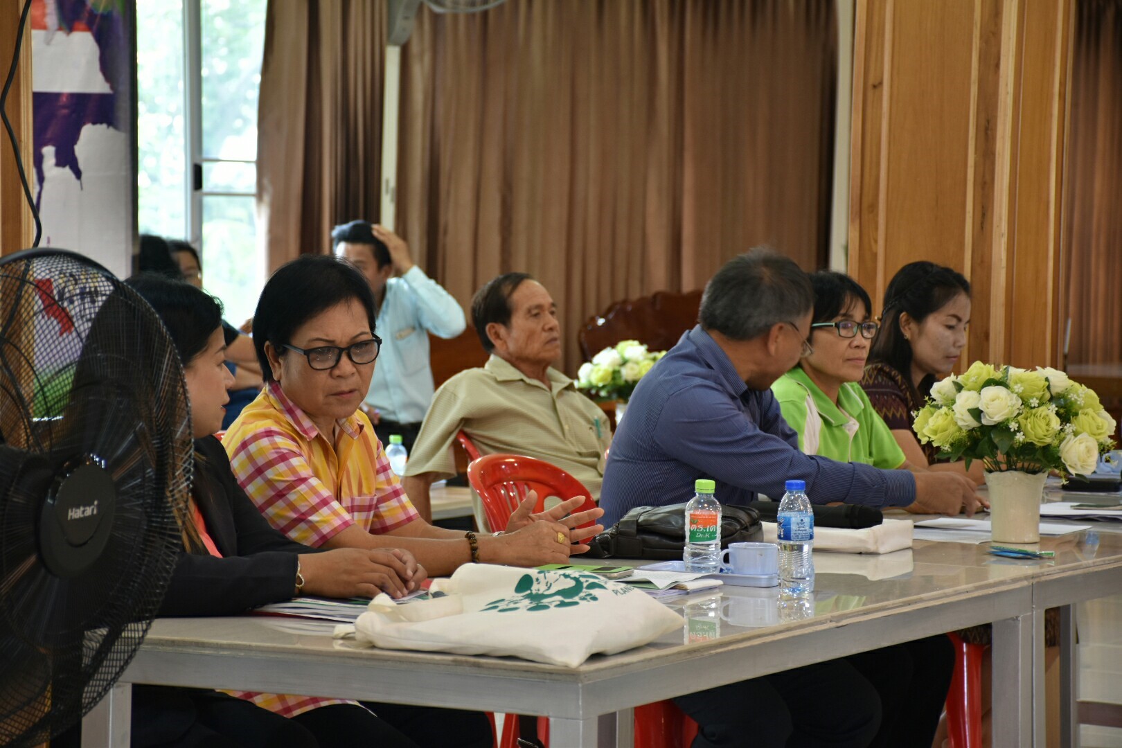 24 พฤษภาคม 2561 ผู้ตรวจราชการกระทรวงมหาดไทย ลงพื้นที่ติดตามการดำเนินงานการขับเคลื่อนการพัฒนาประเทศตามโครงการไทยนิยม ยั่งยืน เวทีที่ 4 ณ วัดโพธิ์หนองบุญชู หมู่ 17 บ้านหนองบุญชู ตำบลกู่ทอง อำเภอเชียงยืน จังหวัดมหาสารคาม