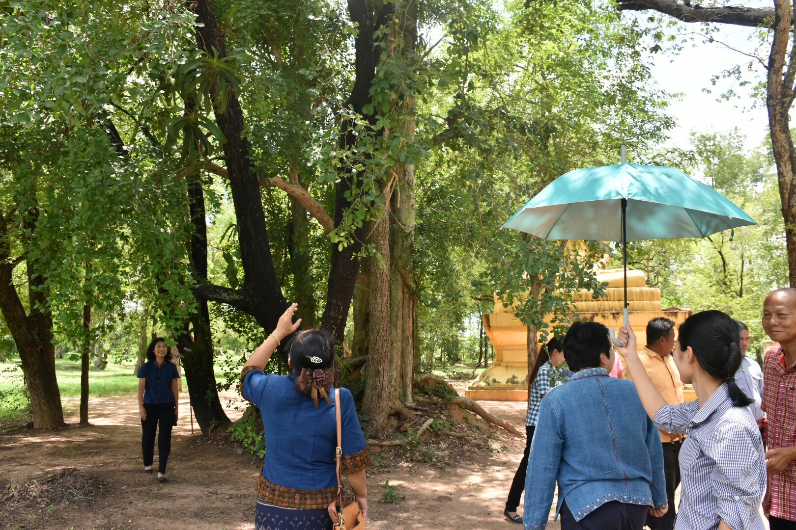 25 พฤษภาคม 2561 การตรวจเยี่ยมการดำเนินงานสารสนเทศตำบลต้นแบบเพื่อการพัฒนาคุณภาพชีวิต ตำบลหนองทุ่ม อ.วาปีปทุม และหมู่บ้านสารสนเทศต้นแบบเพื่อการพัฒนาคุณภาพชีวิต บ้านหนองเผือก หมู่ที่ 3 ตำบลหนองทุ่ม อำเภอวาปีปทุม