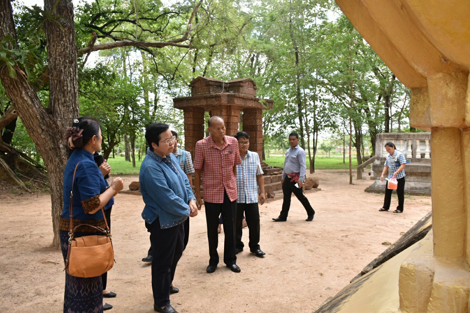 25 พฤษภาคม 2561 การตรวจเยี่ยมการดำเนินงานสารสนเทศตำบลต้นแบบเพื่อการพัฒนาคุณภาพชีวิต ตำบลหนองทุ่ม อ.วาปีปทุม และหมู่บ้านสารสนเทศต้นแบบเพื่อการพัฒนาคุณภาพชีวิต บ้านหนองเผือก หมู่ที่ 3 ตำบลหนองทุ่ม อำเภอวาปีปทุม