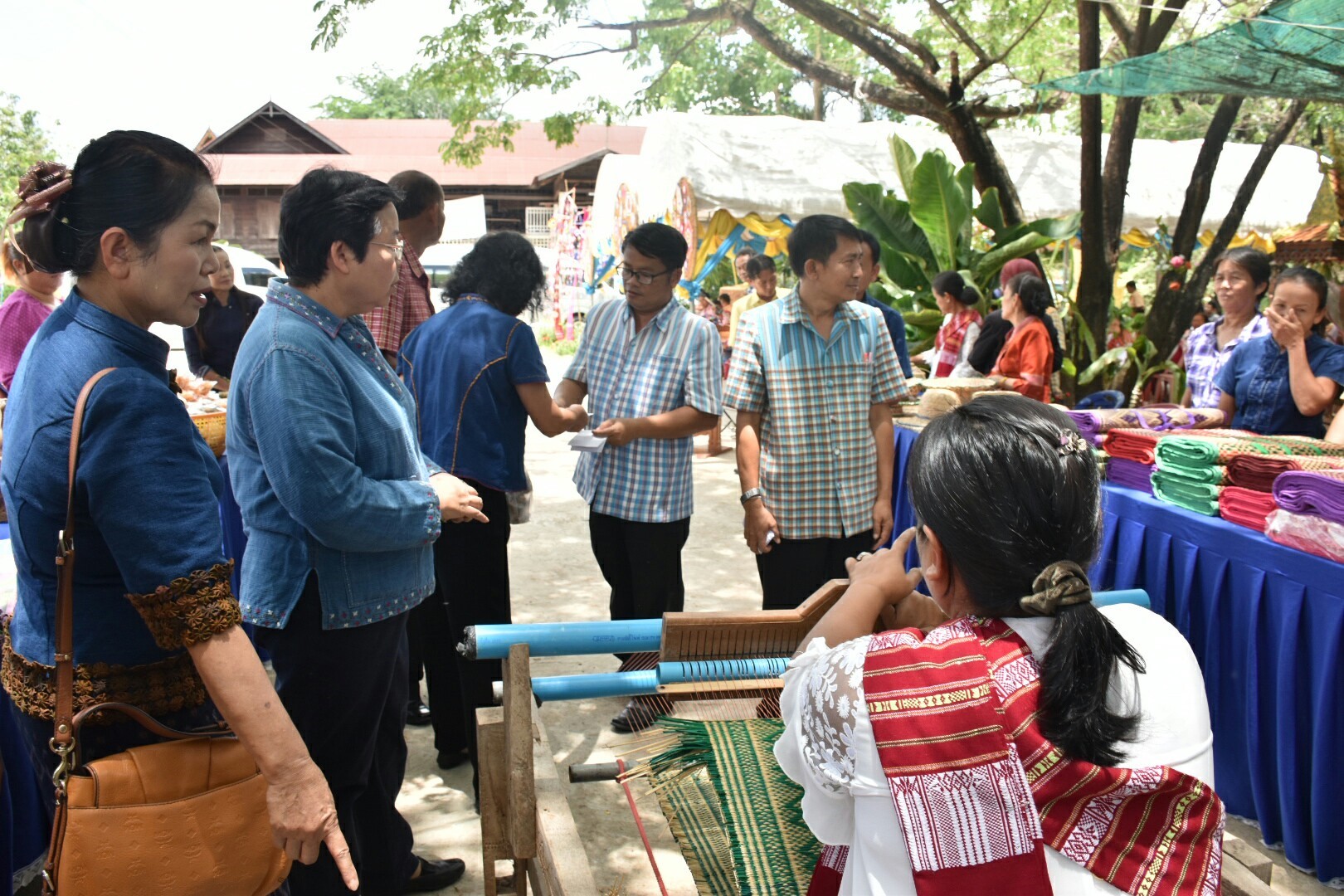 25 พฤษภาคม 2561 การตรวจเยี่ยมการดำเนินงานสารสนเทศตำบลต้นแบบเพื่อการพัฒนาคุณภาพชีวิต ตำบลหนองทุ่ม อ.วาปีปทุม และหมู่บ้านสารสนเทศต้นแบบเพื่อการพัฒนาคุณภาพชีวิต บ้านหนองเผือก หมู่ที่ 3 ตำบลหนองทุ่ม อำเภอวาปีปทุม