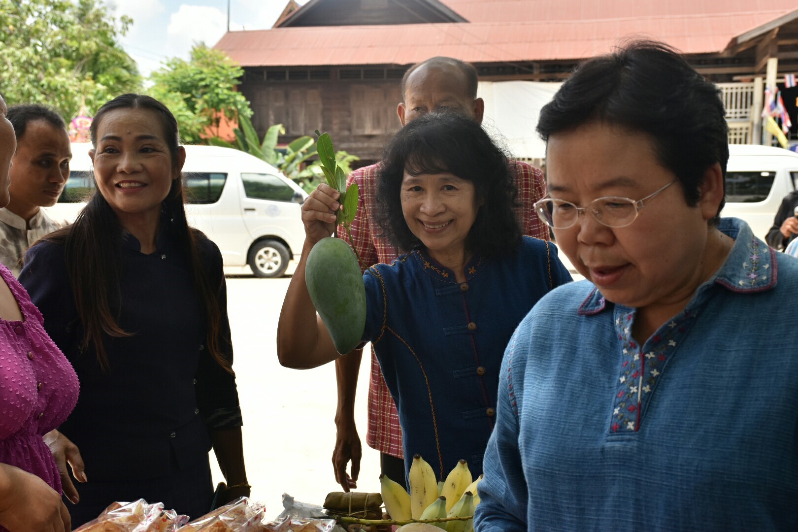 25 พฤษภาคม 2561 การตรวจเยี่ยมการดำเนินงานสารสนเทศตำบลต้นแบบเพื่อการพัฒนาคุณภาพชีวิต ตำบลหนองทุ่ม อ.วาปีปทุม และหมู่บ้านสารสนเทศต้นแบบเพื่อการพัฒนาคุณภาพชีวิต บ้านหนองเผือก หมู่ที่ 3 ตำบลหนองทุ่ม อำเภอวาปีปทุม