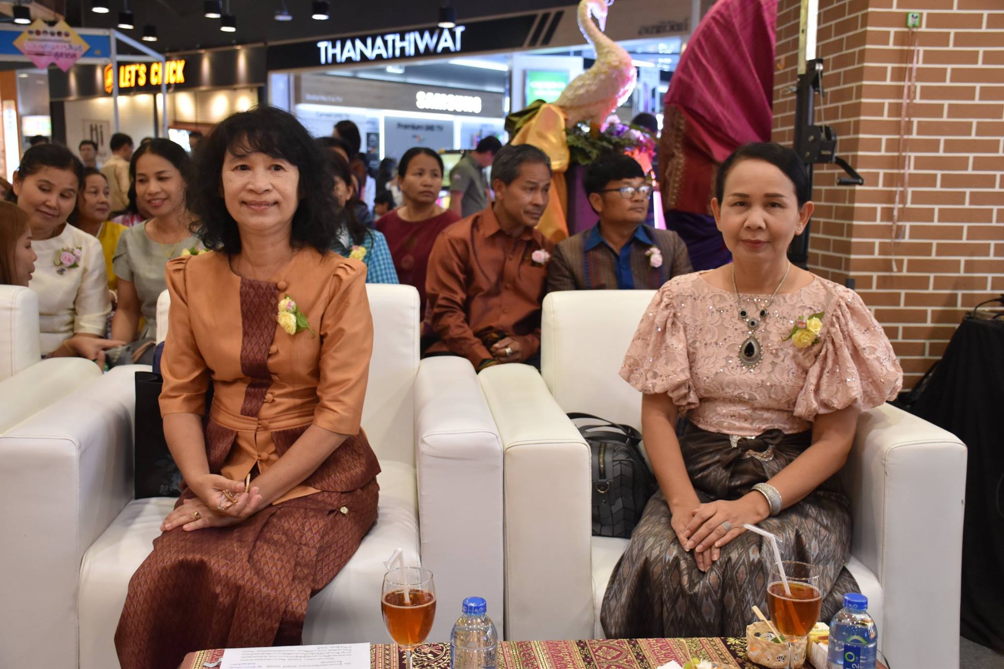 19 พฤษภาคม 2561 พิธีเปิดงานมหกรรมผลิตภัณฑ์ภูมิปัญญาร้อยแก่นสารสินธุ์ สู่สากล ณ แพชชั่น ช้อปปิ้งเดสติเนชั่น จังหวัดระยอง