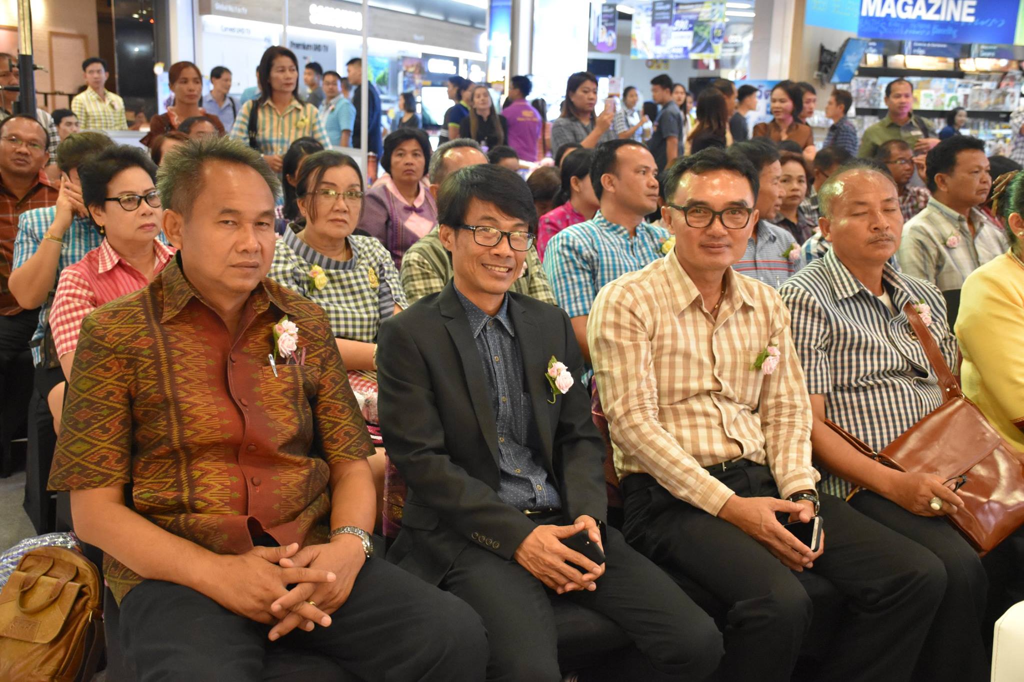 19 พฤษภาคม 2561 พิธีเปิดงานมหกรรมผลิตภัณฑ์ภูมิปัญญาร้อยแก่นสารสินธุ์ สู่สากล ณ แพชชั่น ช้อปปิ้งเดสติเนชั่น จังหวัดระยอง