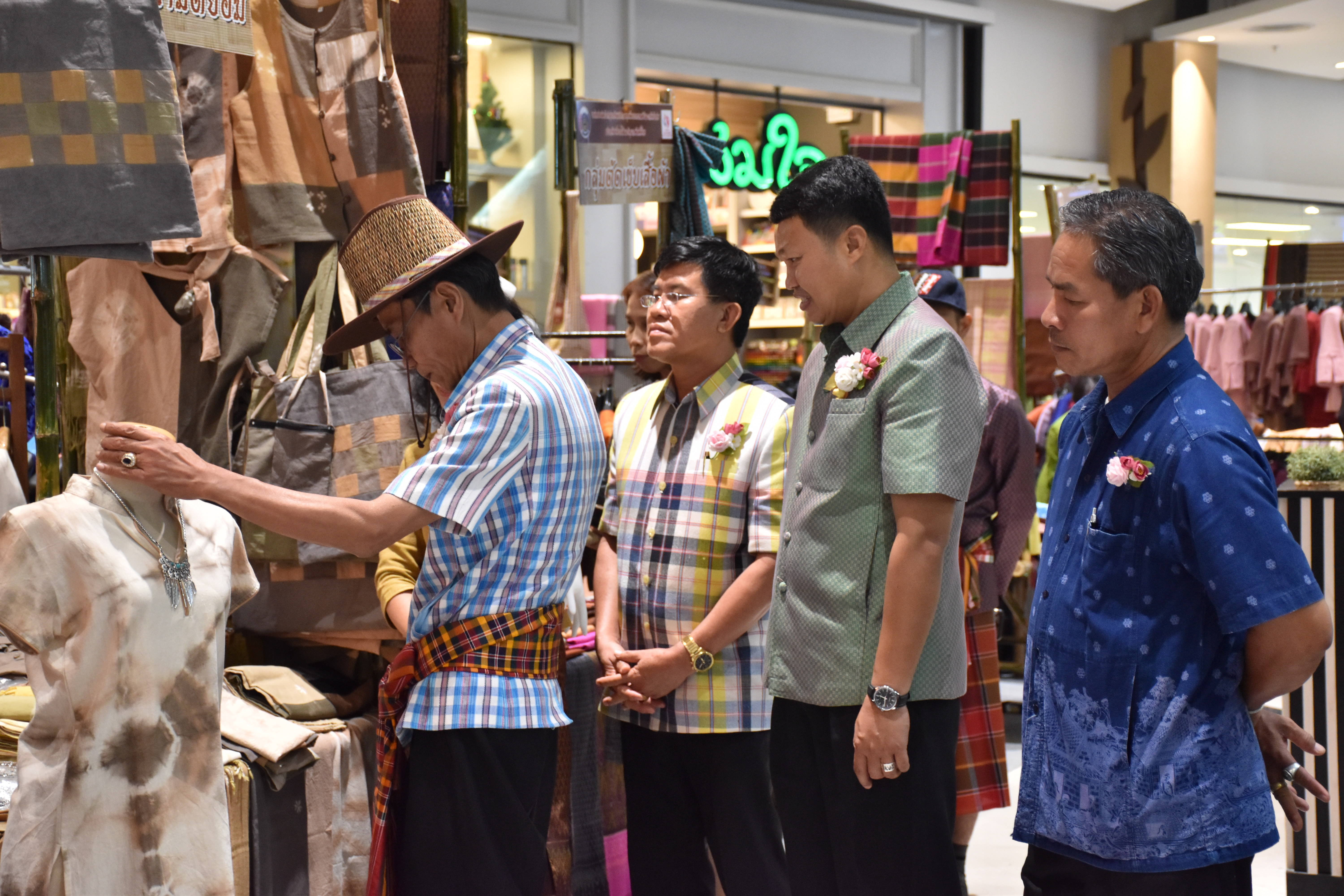 22 มิถุนายน 2561 พิธีเปิดงานการจัดแสดงนิทรรศการและผลงานหมู่บ้านท่องเที่ยวโดยชุมชน “กิจกรรมส่งเสริมช่องทางการตลาดระดับจังหวัด ” ตามโครงการยกระดับการท่องเที่ยวทางวัฒนธรรมครบวงจร