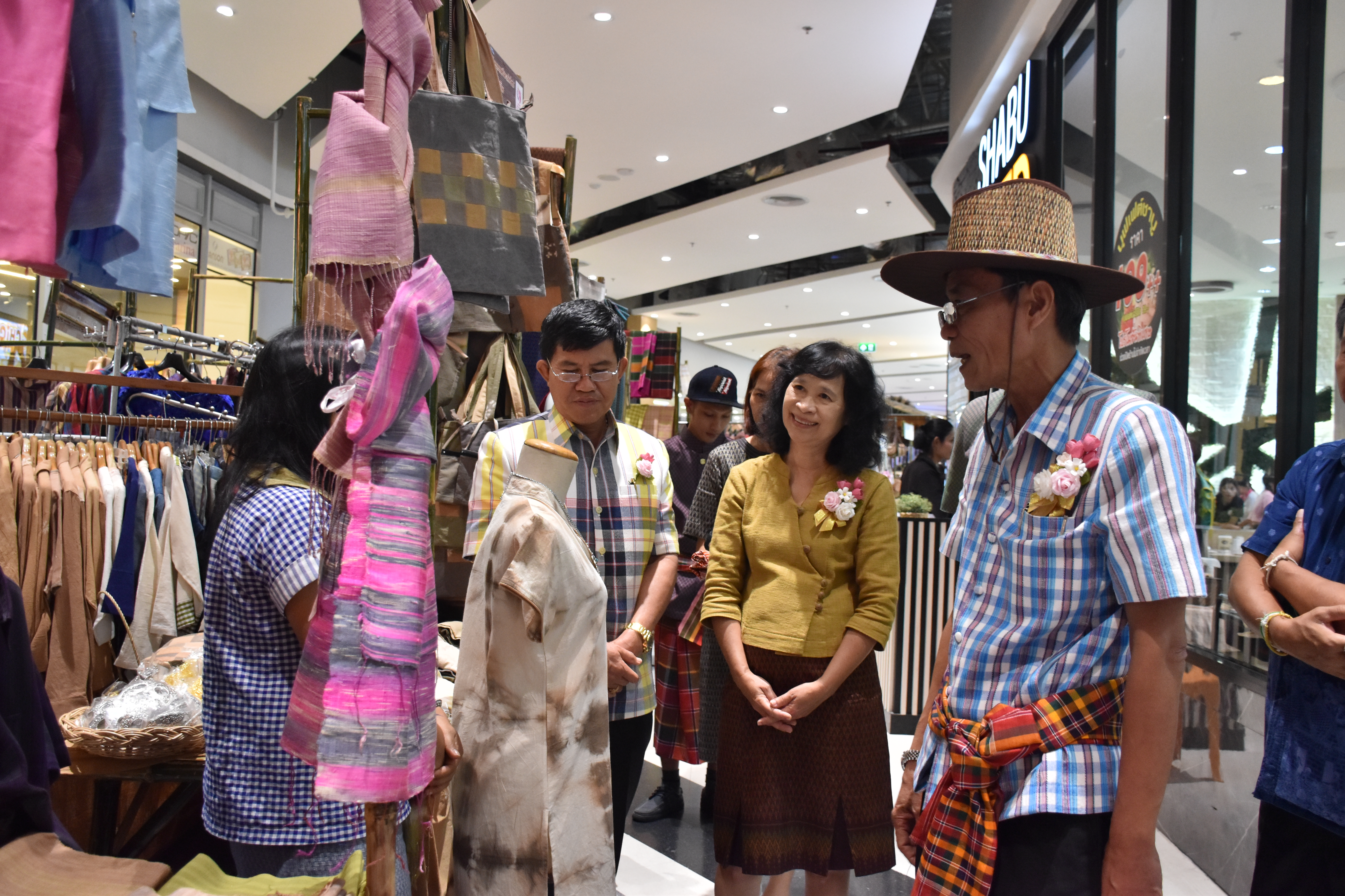 22 มิถุนายน 2561 พิธีเปิดงานการจัดแสดงนิทรรศการและผลงานหมู่บ้านท่องเที่ยวโดยชุมชน “กิจกรรมส่งเสริมช่องทางการตลาดระดับจังหวัด ” ตามโครงการยกระดับการท่องเที่ยวทางวัฒนธรรมครบวงจร