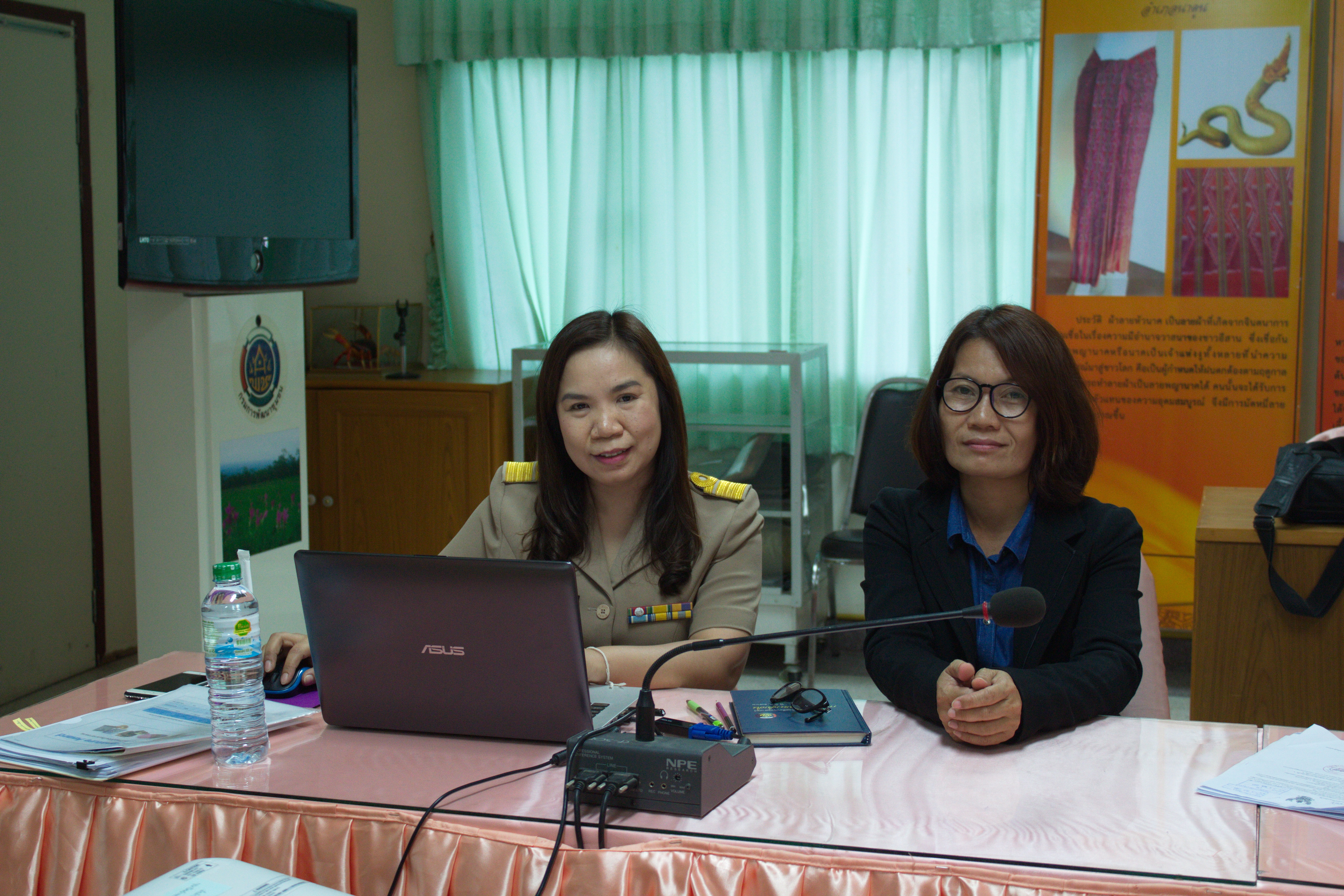 7 พฤษภาคม 2561 การประชุมการคัดเลือกผลิตภัณฑ์ OTOP ที่เป็นอัตลักษณ์จังหวัด เพื่อร่วมการจัดแสดงและจำหน่ายในงาน OTOP Midyear 2018 และงานศิลปาชีพประทีปไทย OTOP ก้าวไกลด้วยพระบารมี ประจำปีงบประมาณ พ.ศ.2561 กลุ่มจังหวัดร้อยแก่นสารสินธุ์
