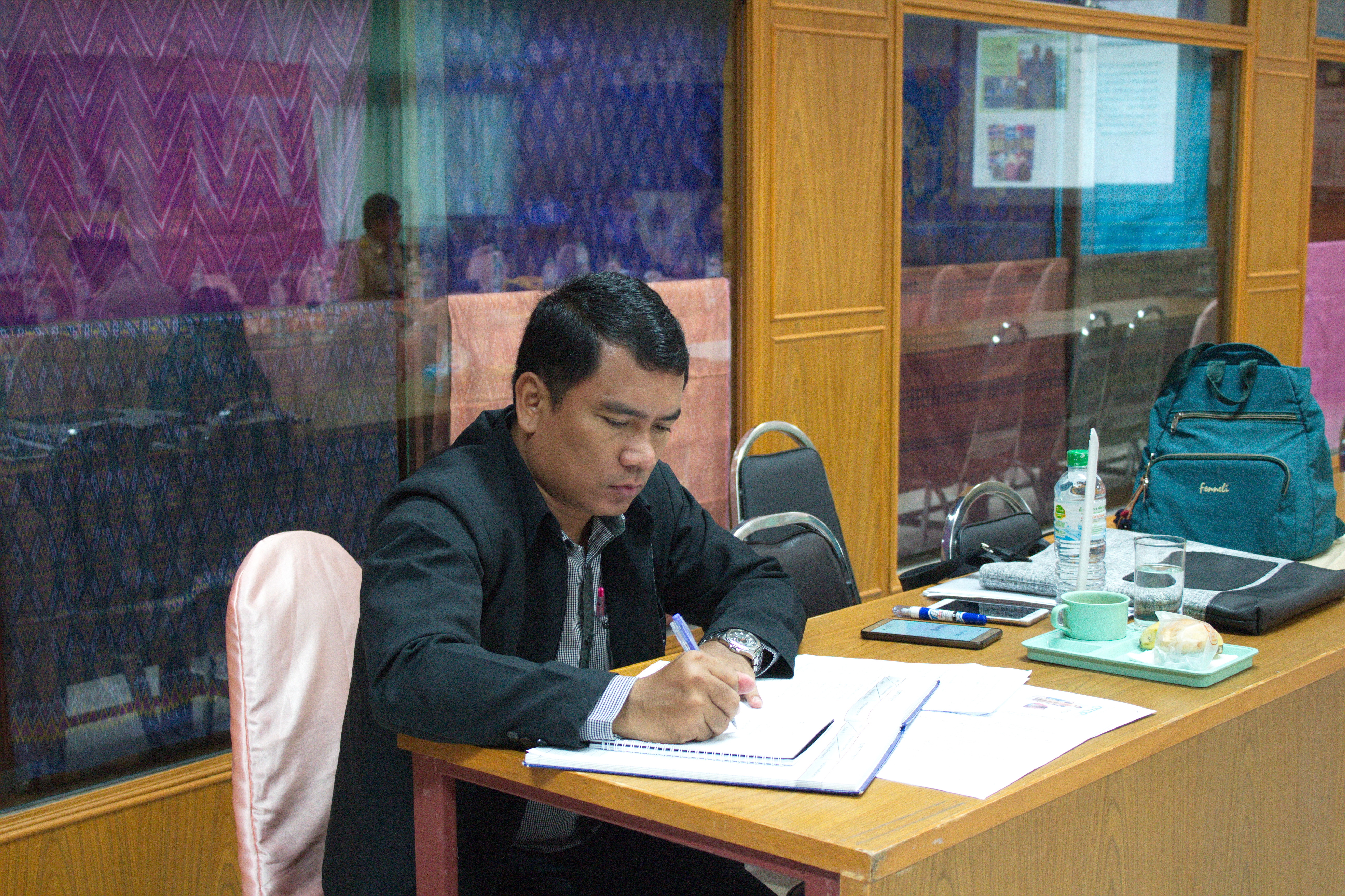 7 พฤษภาคม 2561 การประชุมการคัดเลือกผลิตภัณฑ์ OTOP ที่เป็นอัตลักษณ์จังหวัด เพื่อร่วมการจัดแสดงและจำหน่ายในงาน OTOP Midyear 2018 และงานศิลปาชีพประทีปไทย OTOP ก้าวไกลด้วยพระบารมี ประจำปีงบประมาณ พ.ศ.2561 กลุ่มจังหวัดร้อยแก่นสารสินธุ์